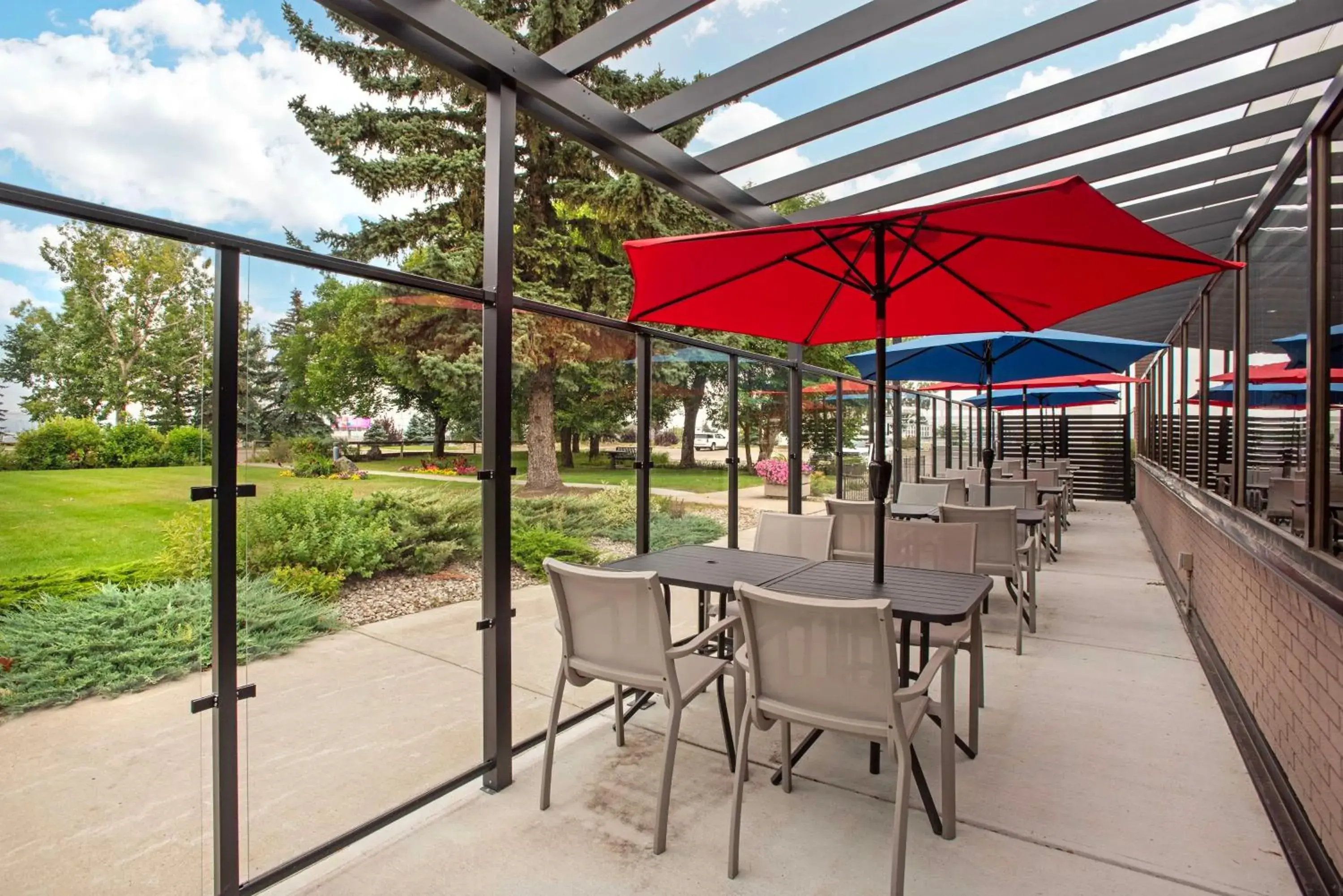 Lounge or bar in Best Western PLUS Port O'Call Hotel Lounge or bar in Best Western PLUS Port O'Call Hotel