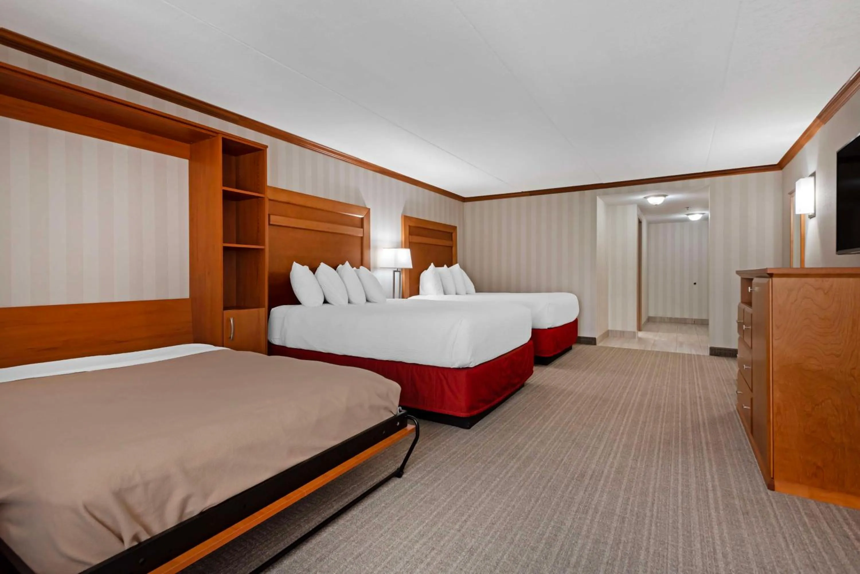 Bedroom, Bed in Best Western PLUS Port O'Call Hotel