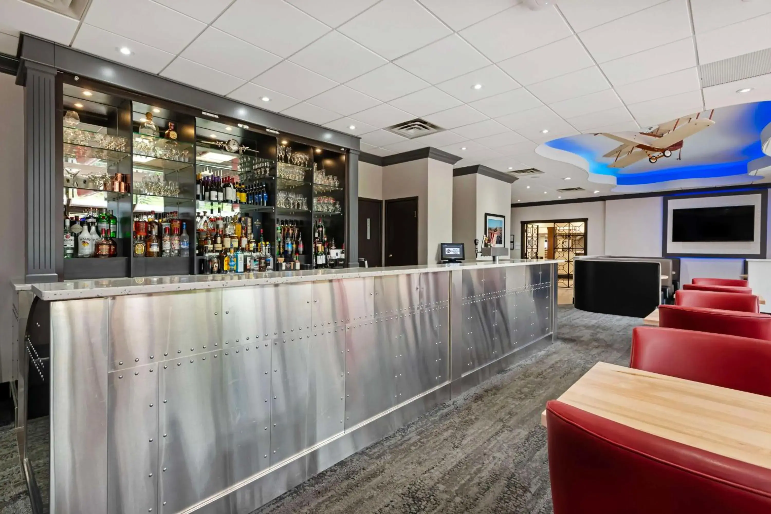 Lounge or bar in Best Western PLUS Port O'Call Hotel Lounge or bar in Best Western PLUS Port O'Call Hotel