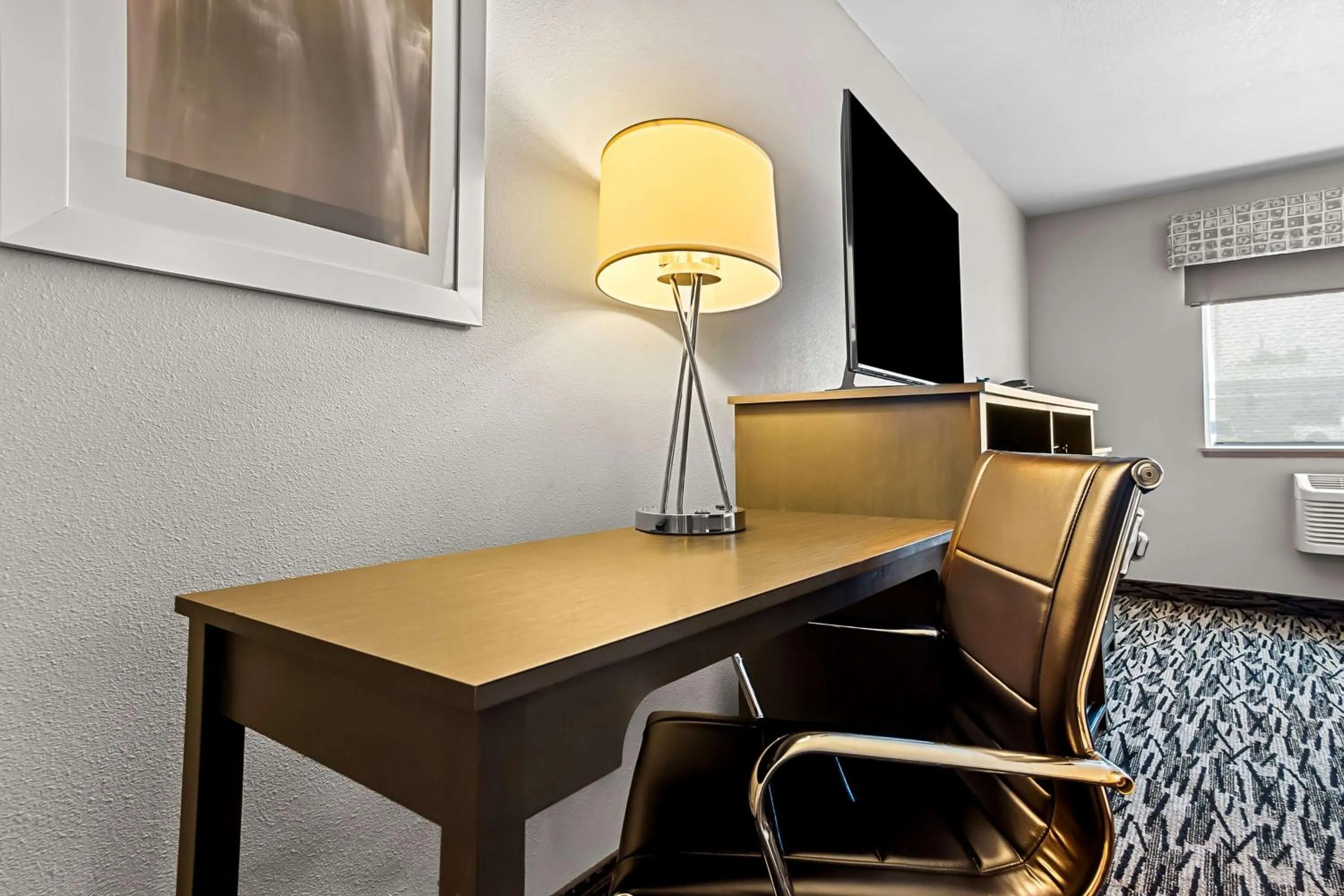 Bedroom in Best Western Sawtooth Inn and Suites