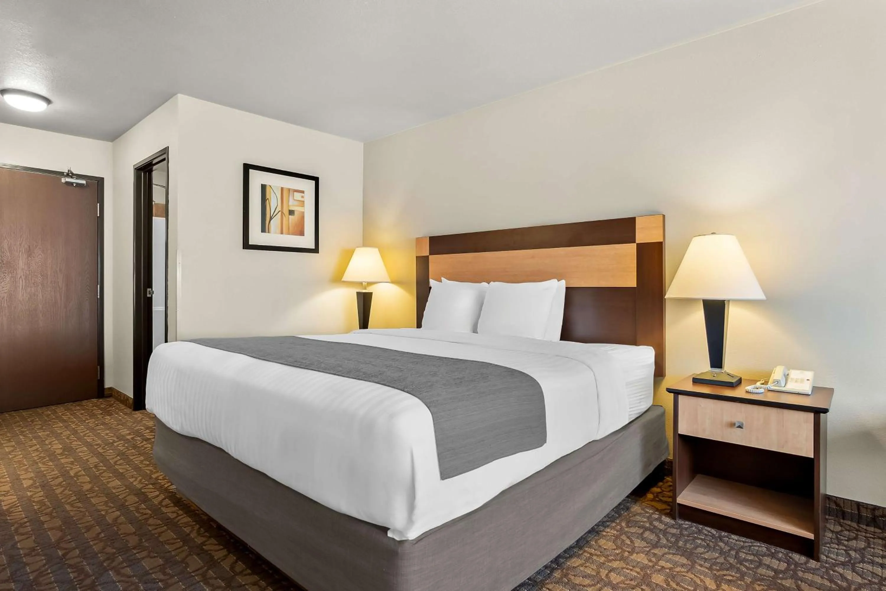 Bedroom, Bed in Best Western Sawtooth Inn and Suites