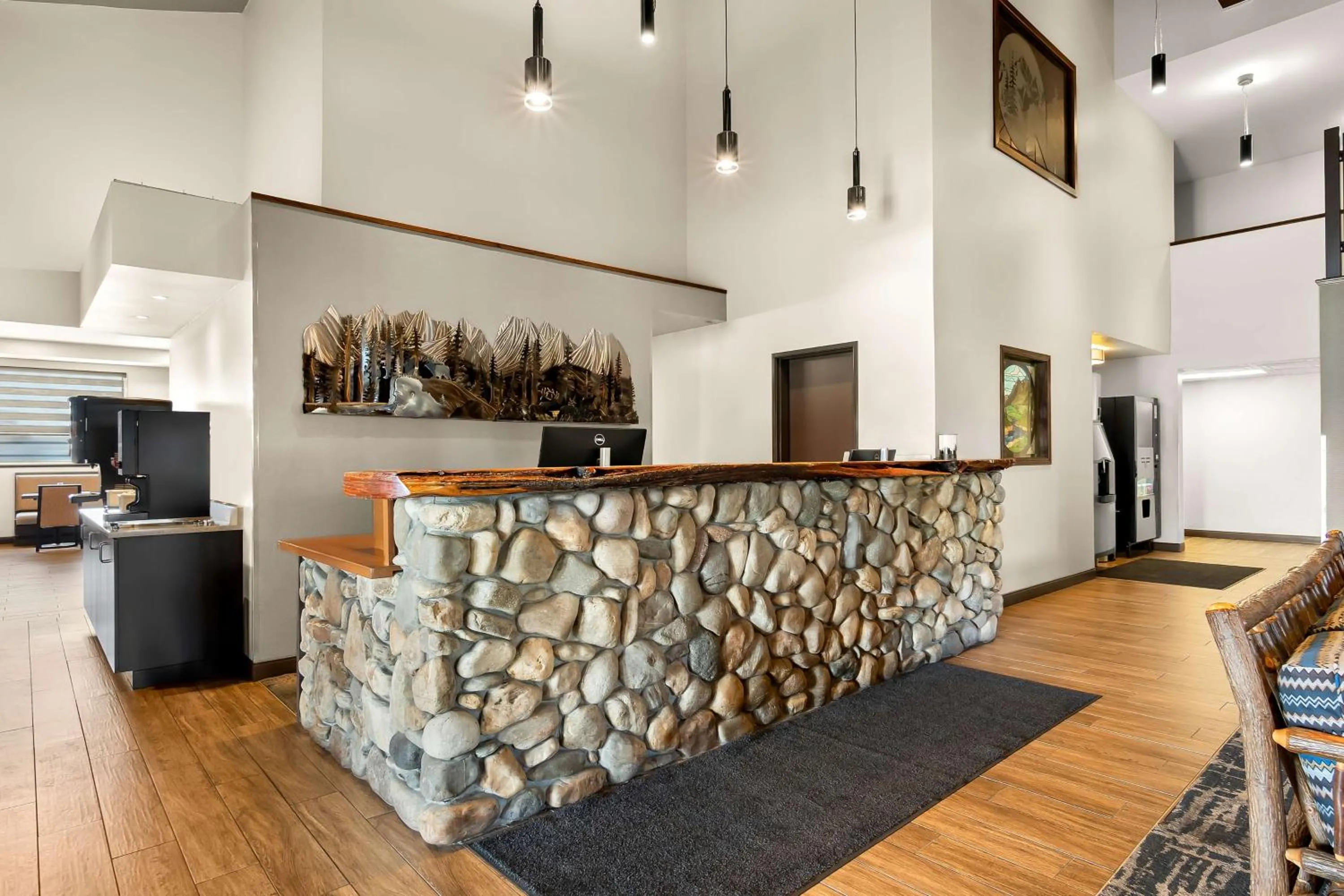 Lobby or reception in Best Western Sawtooth Inn and Suites