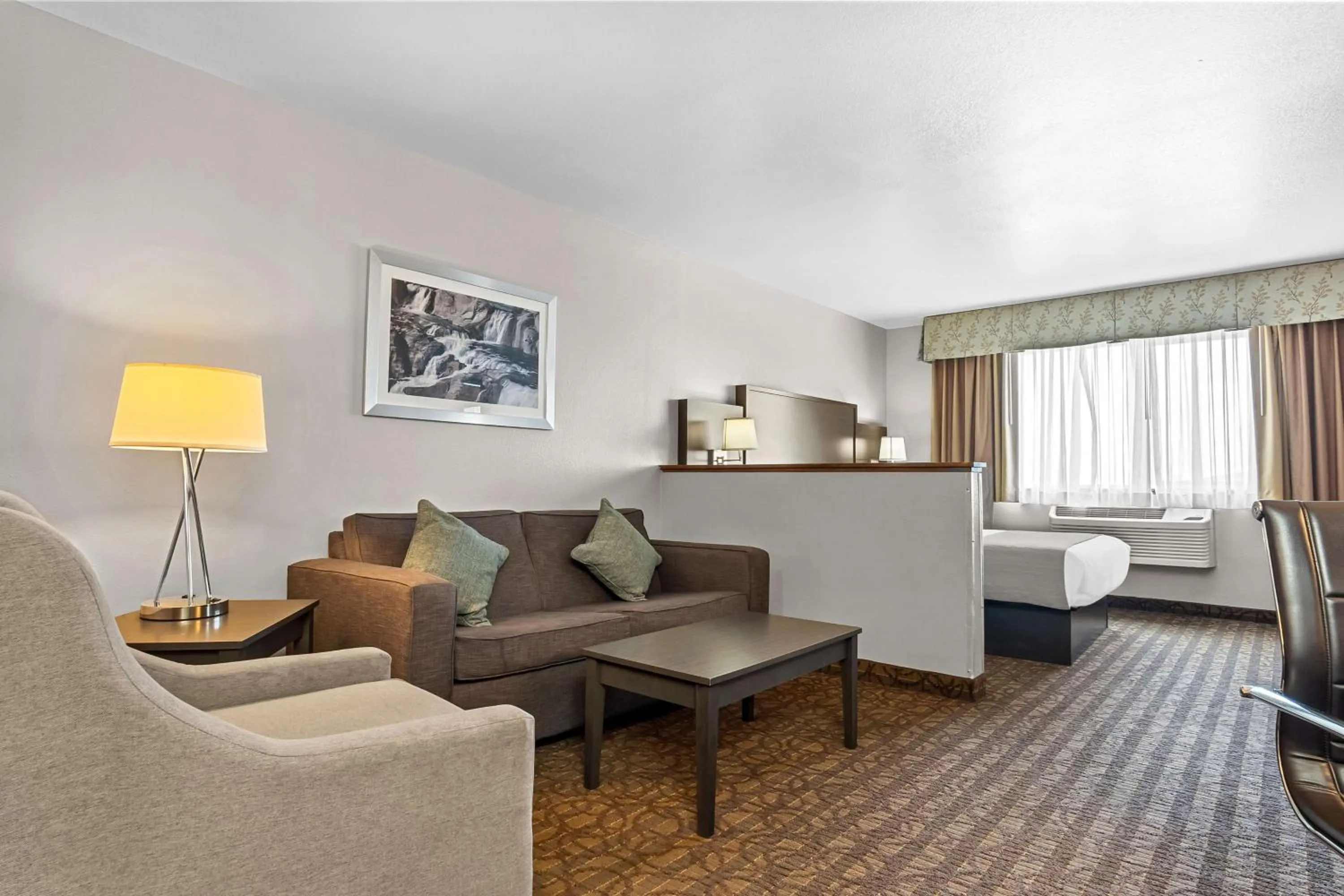 Bedroom in Best Western Sawtooth Inn and Suites