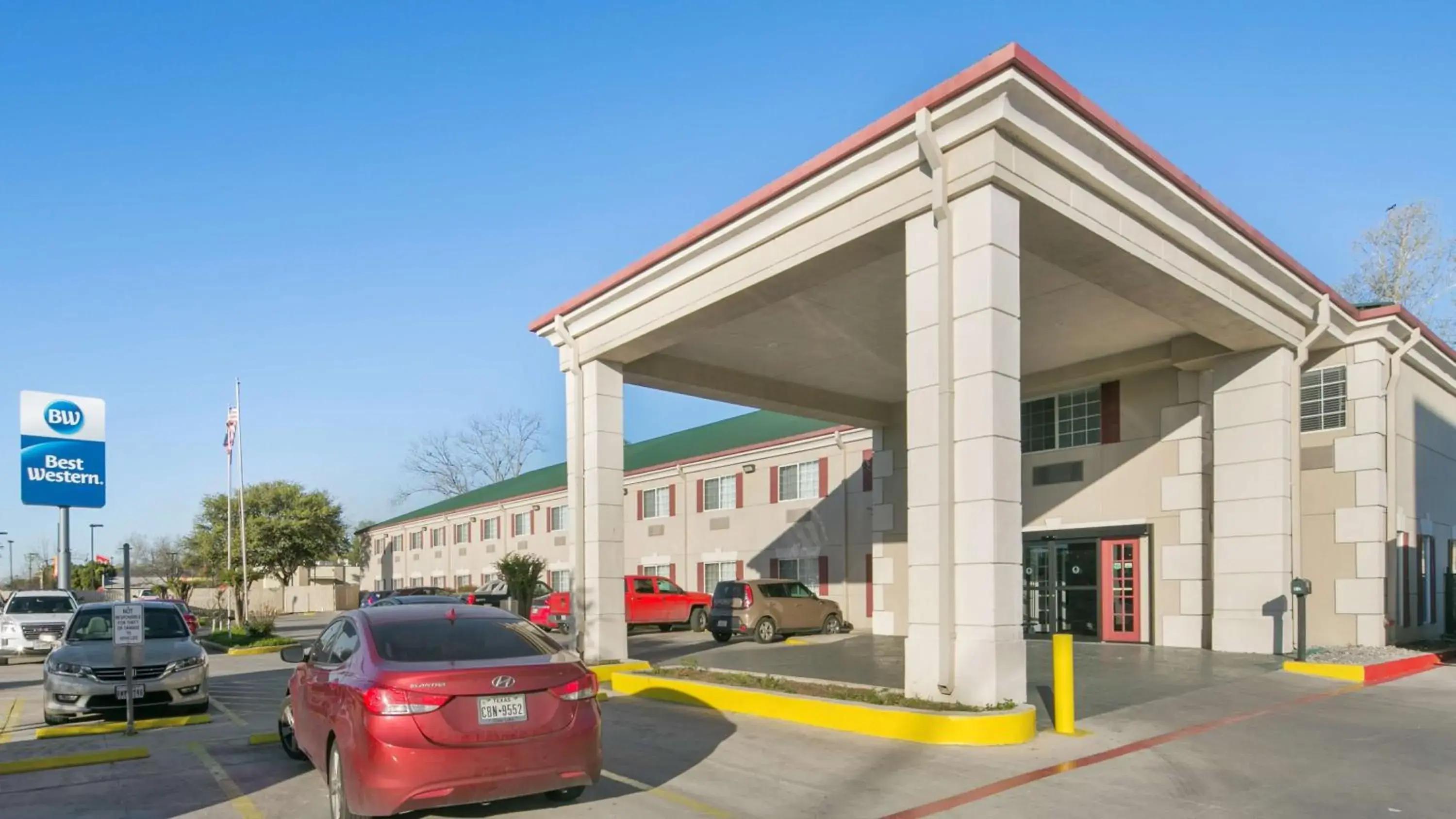 Property building in Best Western San Marcos Property building in Best Western San Marcos