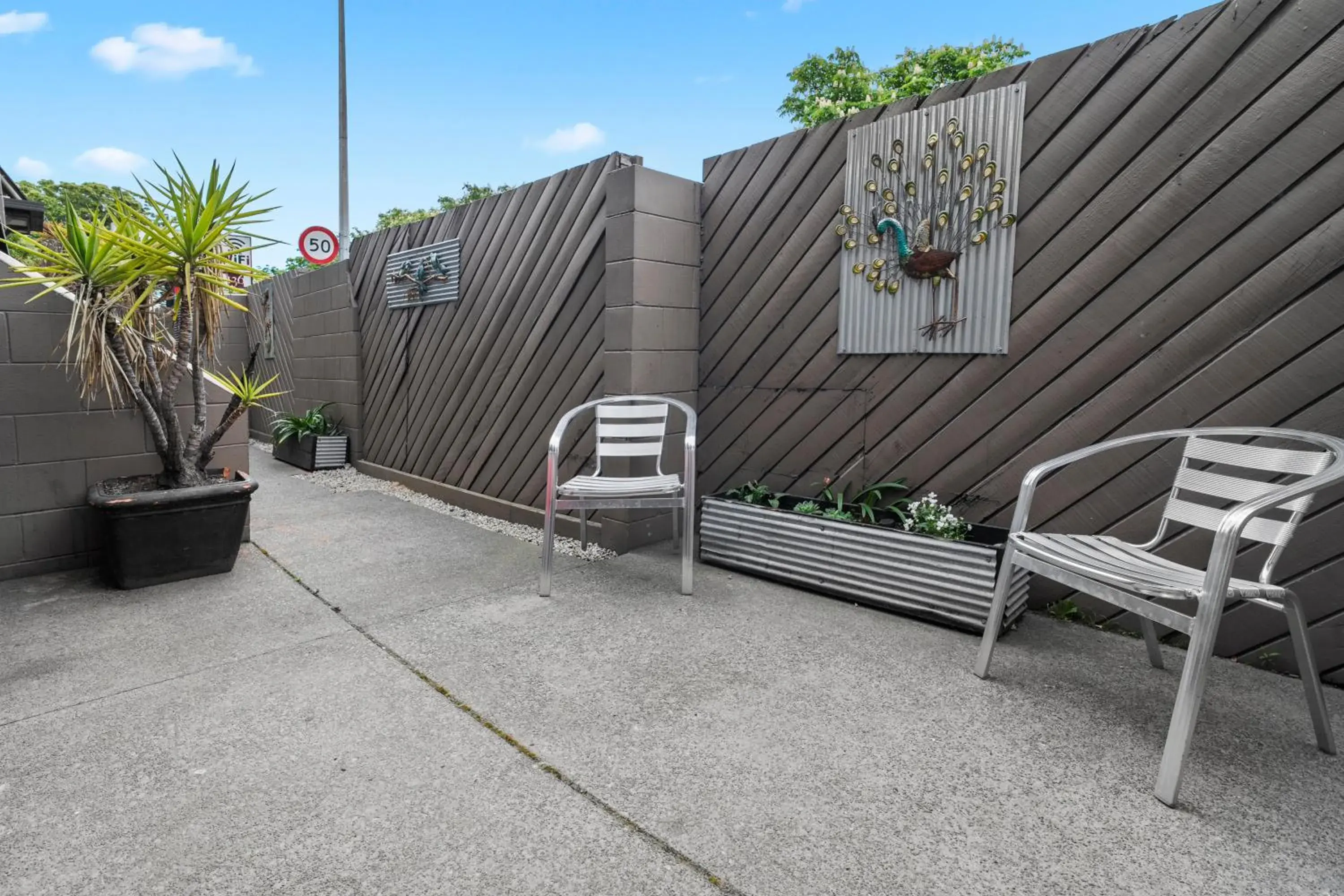 Garden view in 136 On Bealey Motel Garden view in 136 On Bealey Motel