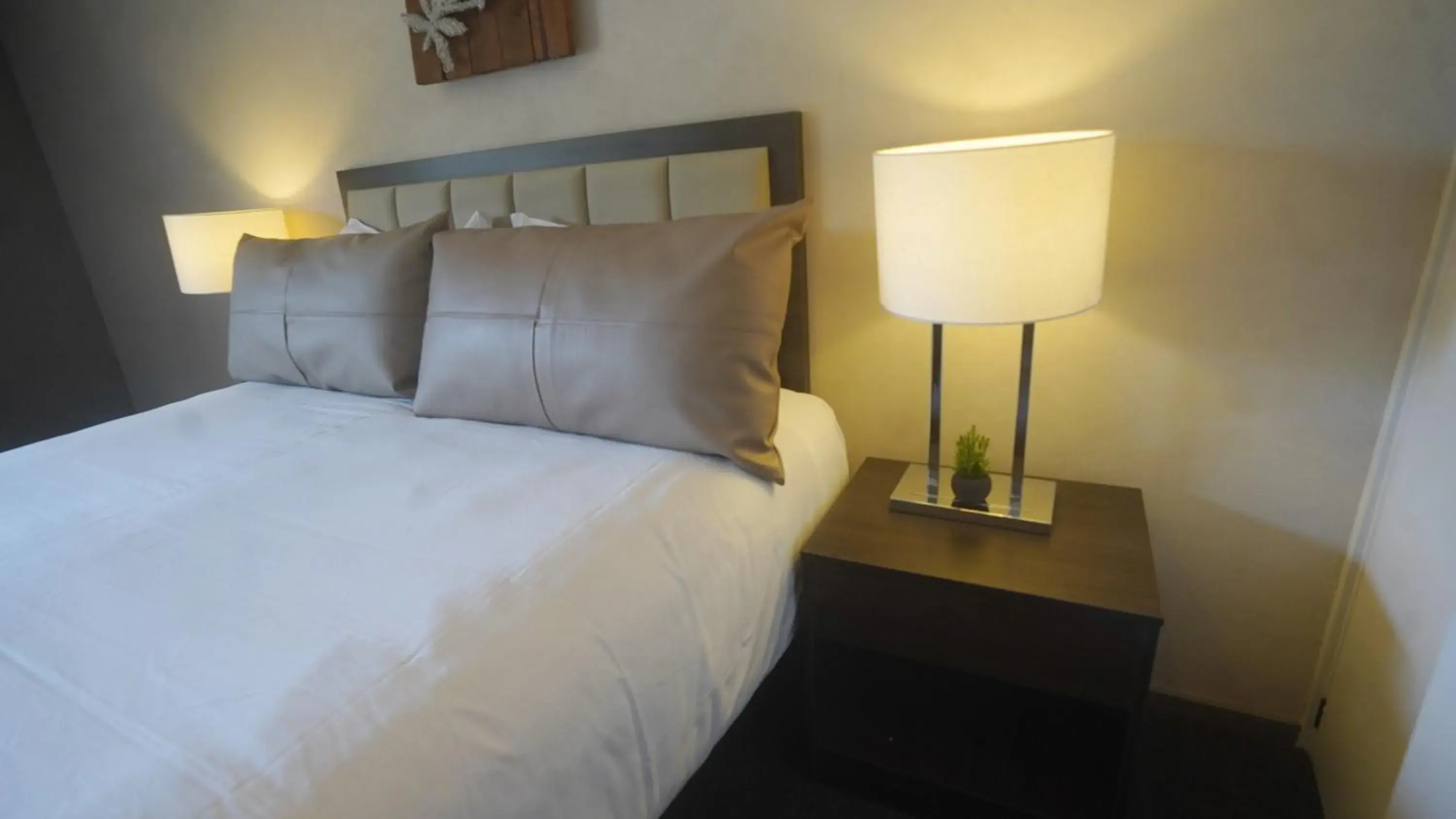 Bed in 136 On Bealey Motel Bed in 136 On Bealey Motel