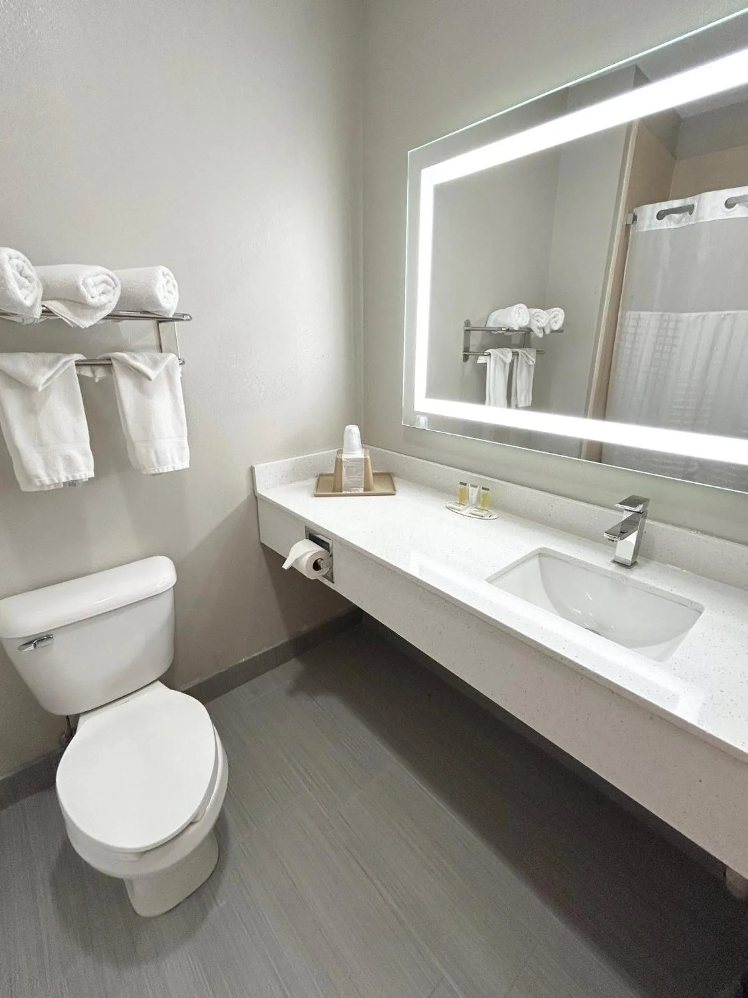 Bathroom in Days Inn by Wyndham, Glen Allen - Richmond North