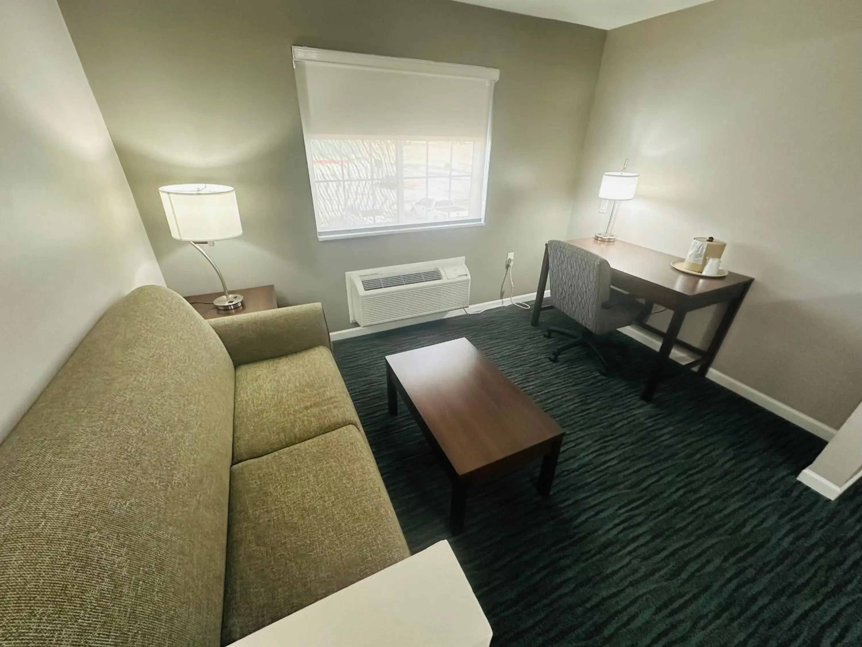 Seating area in BridgePointe Inn & Suites by BPhotels, Lincoln I-80 & 27th St Seating area in BridgePointe Inn & Suites by BPhotels, Lincoln I-80 & 27th St