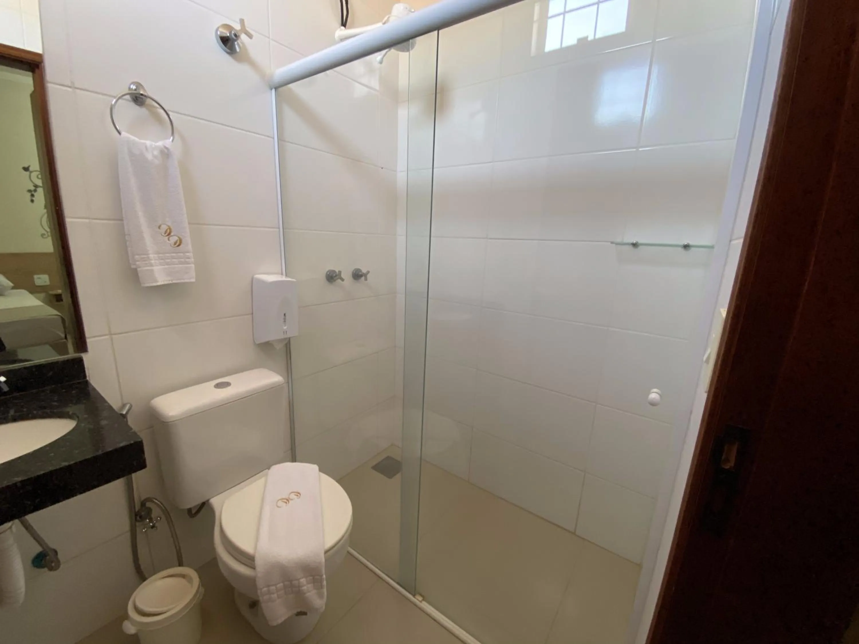 Shower in Hotel Dolce Dulce