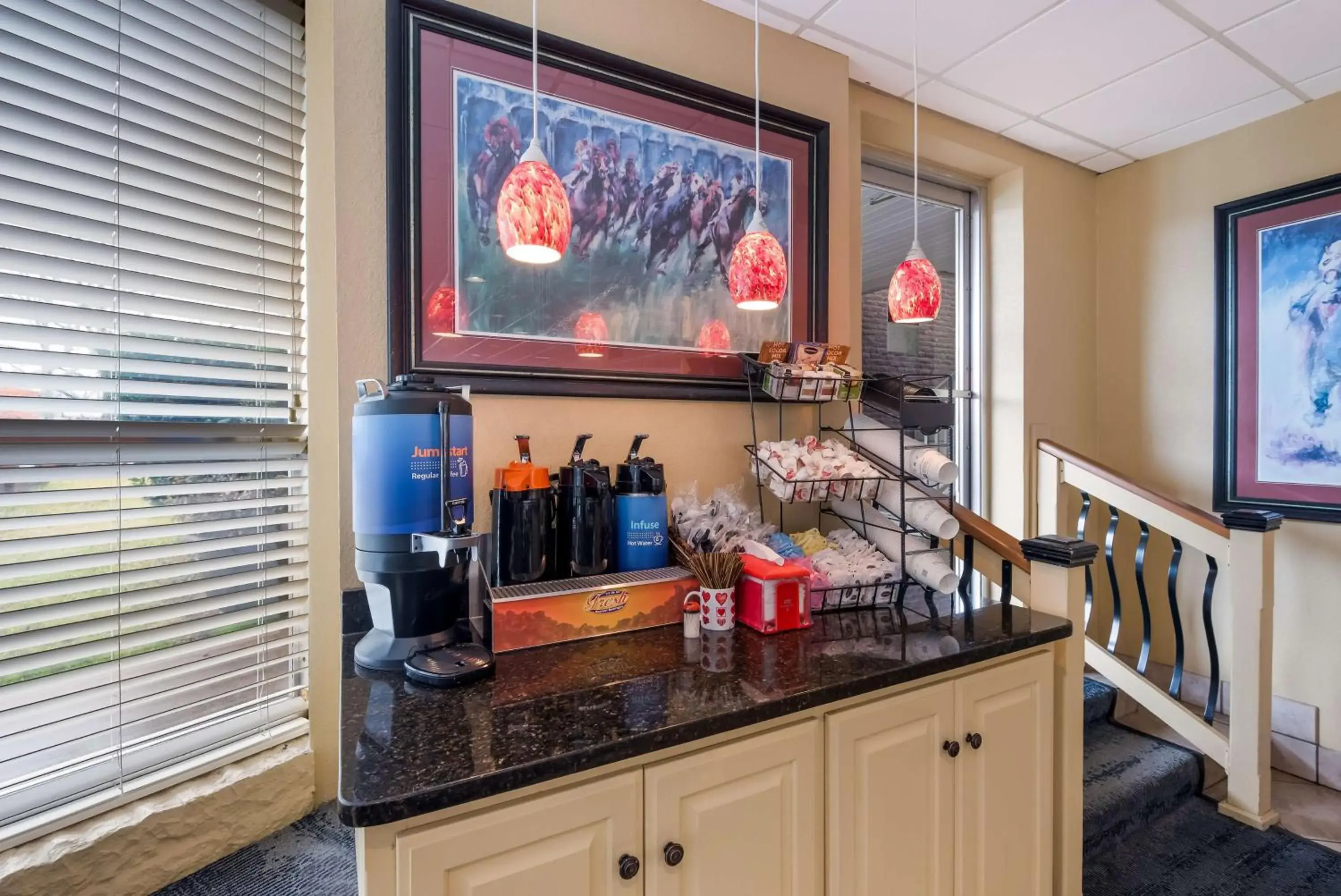 Property building in Best Western Winners Circle Property building in Best Western Winners Circle