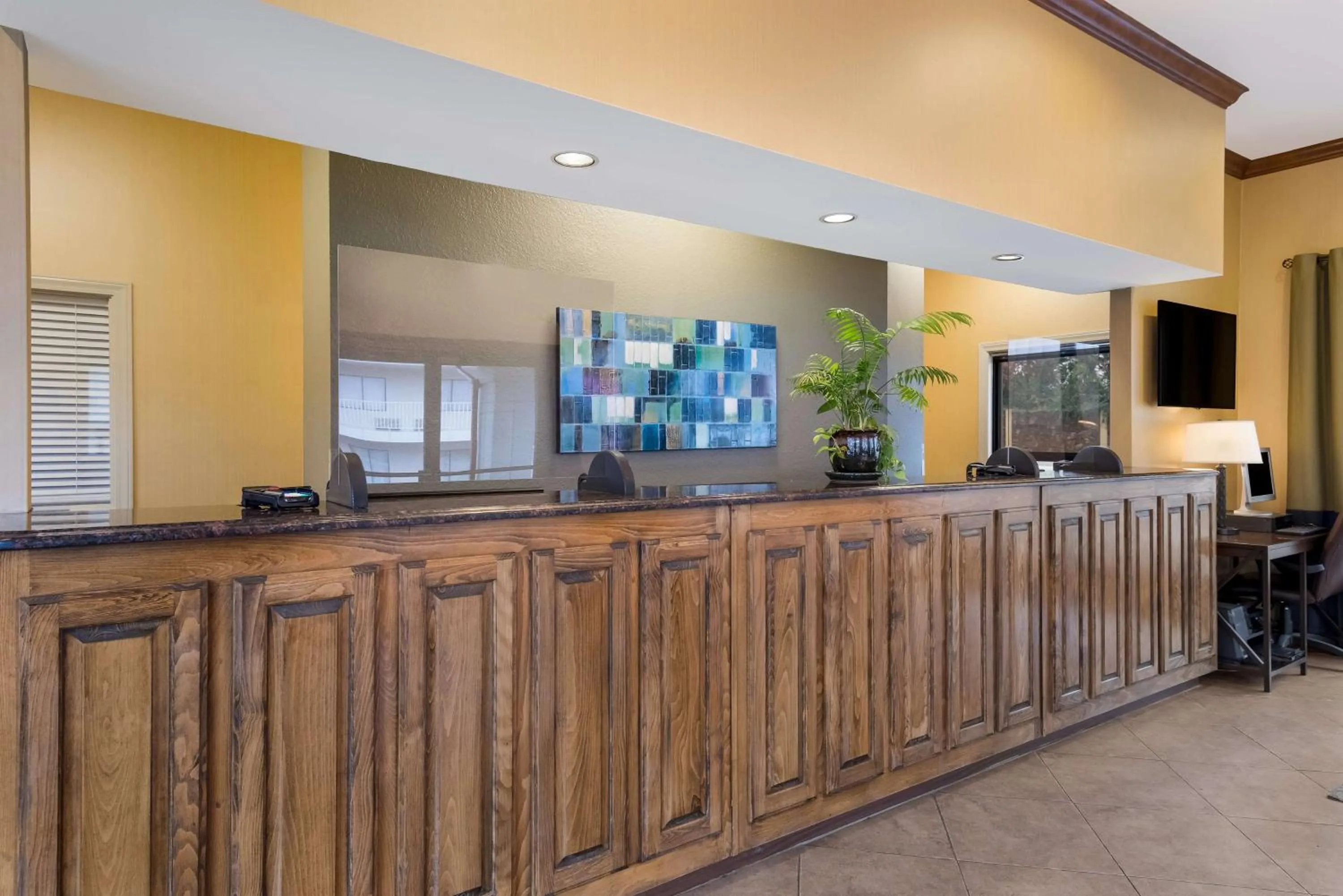 Lobby or reception in Best Western Winners Circle