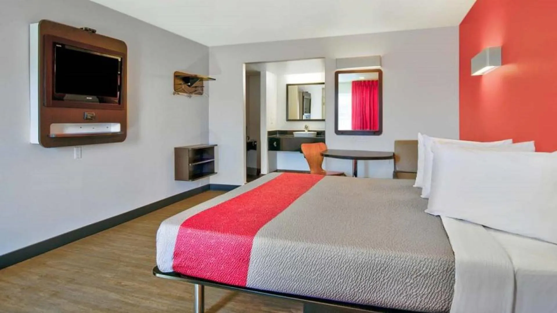 Bed in Motel 6 Victorville