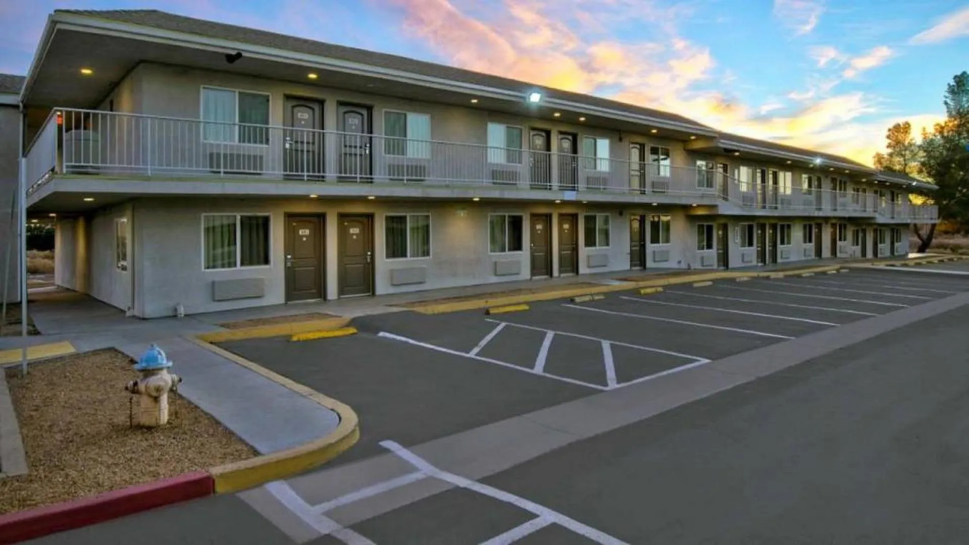 Mountain view in Motel 6 Victorville