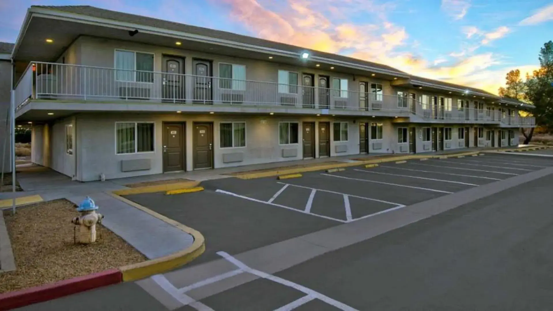 Mountain view, Property Building in Motel 6 Victorville
