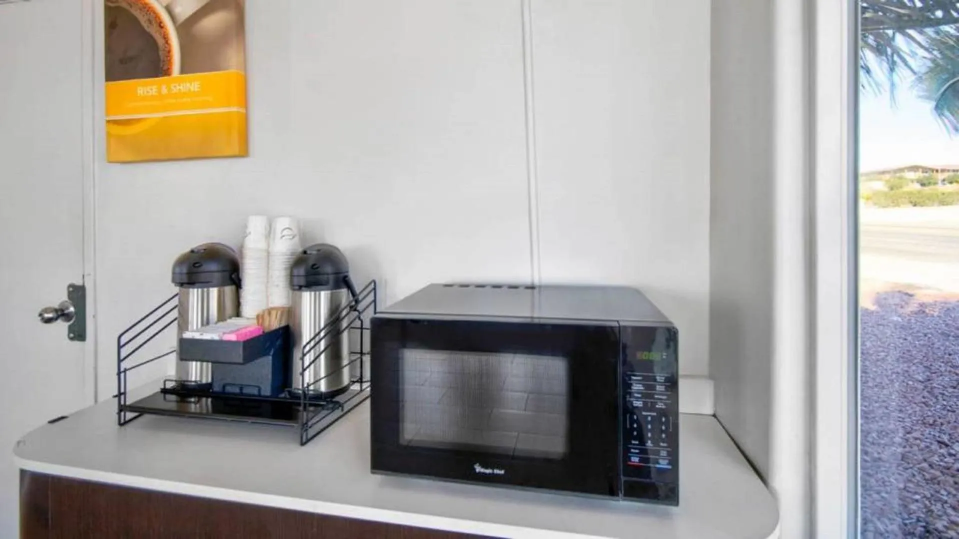 Coffee/tea facilities in Motel 6 Victorville