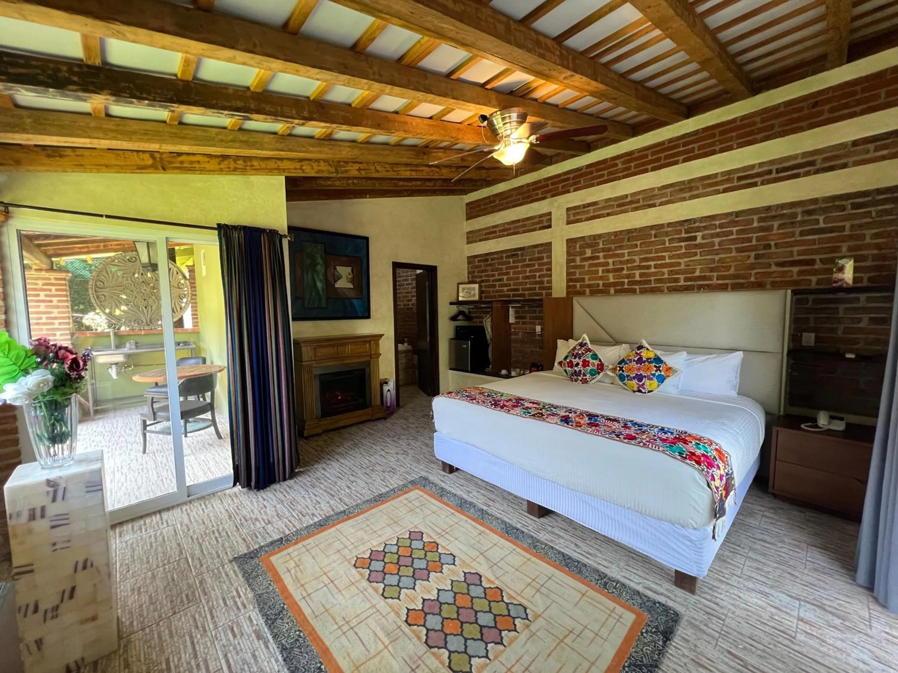 Bed in Hacienda del Lago Boutique Hotel