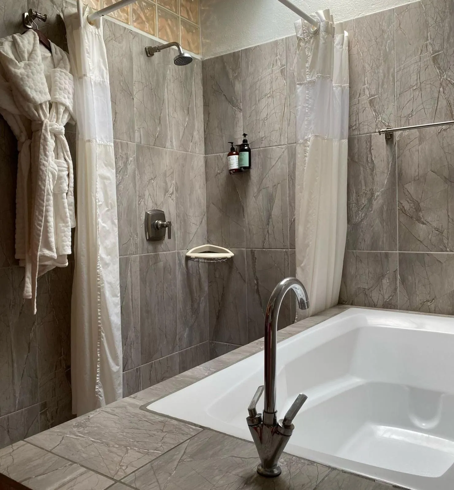 Shower in Hacienda del Lago Boutique Hotel