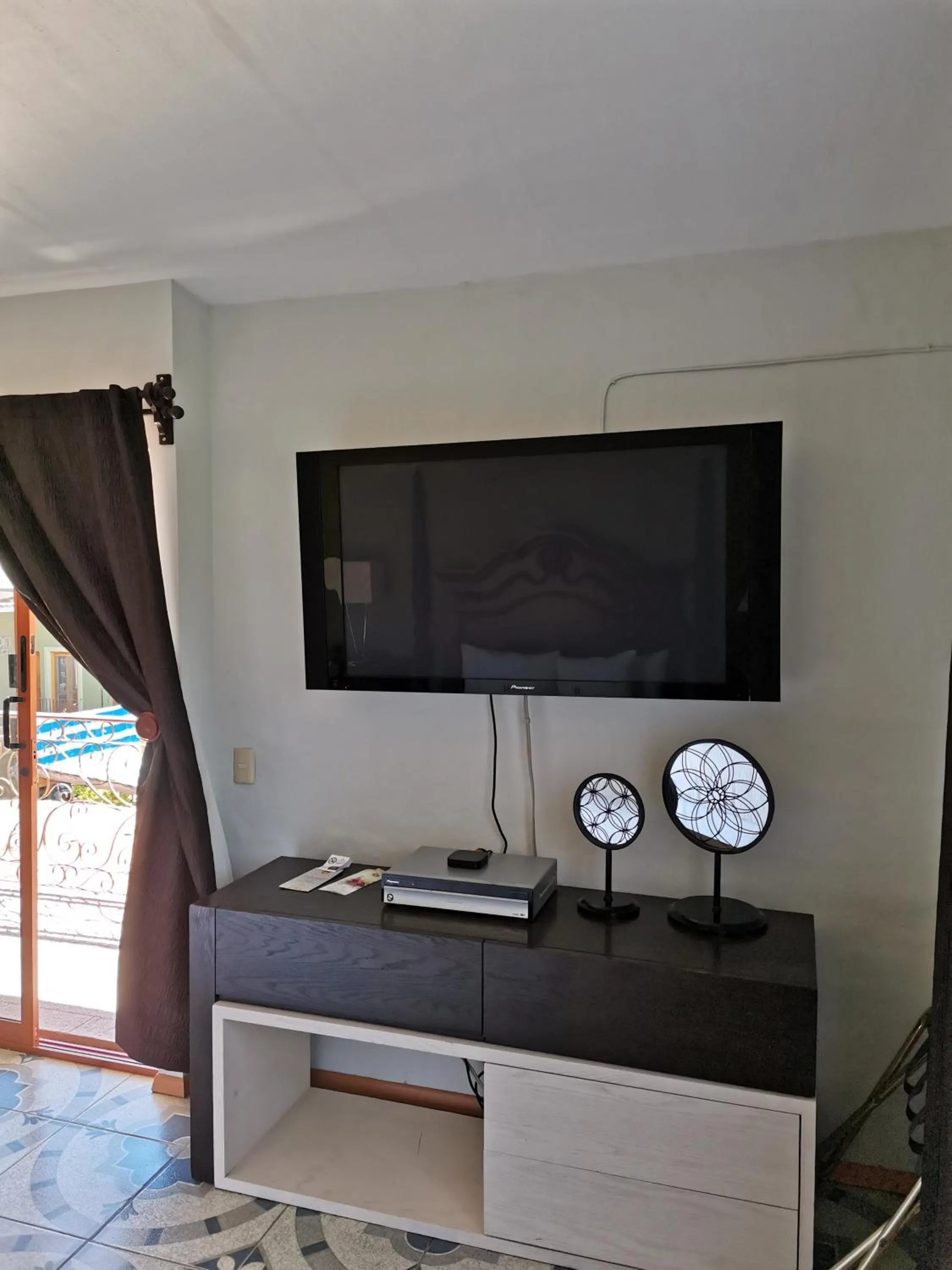 TV and multimedia in Hacienda del Lago Boutique Hotel