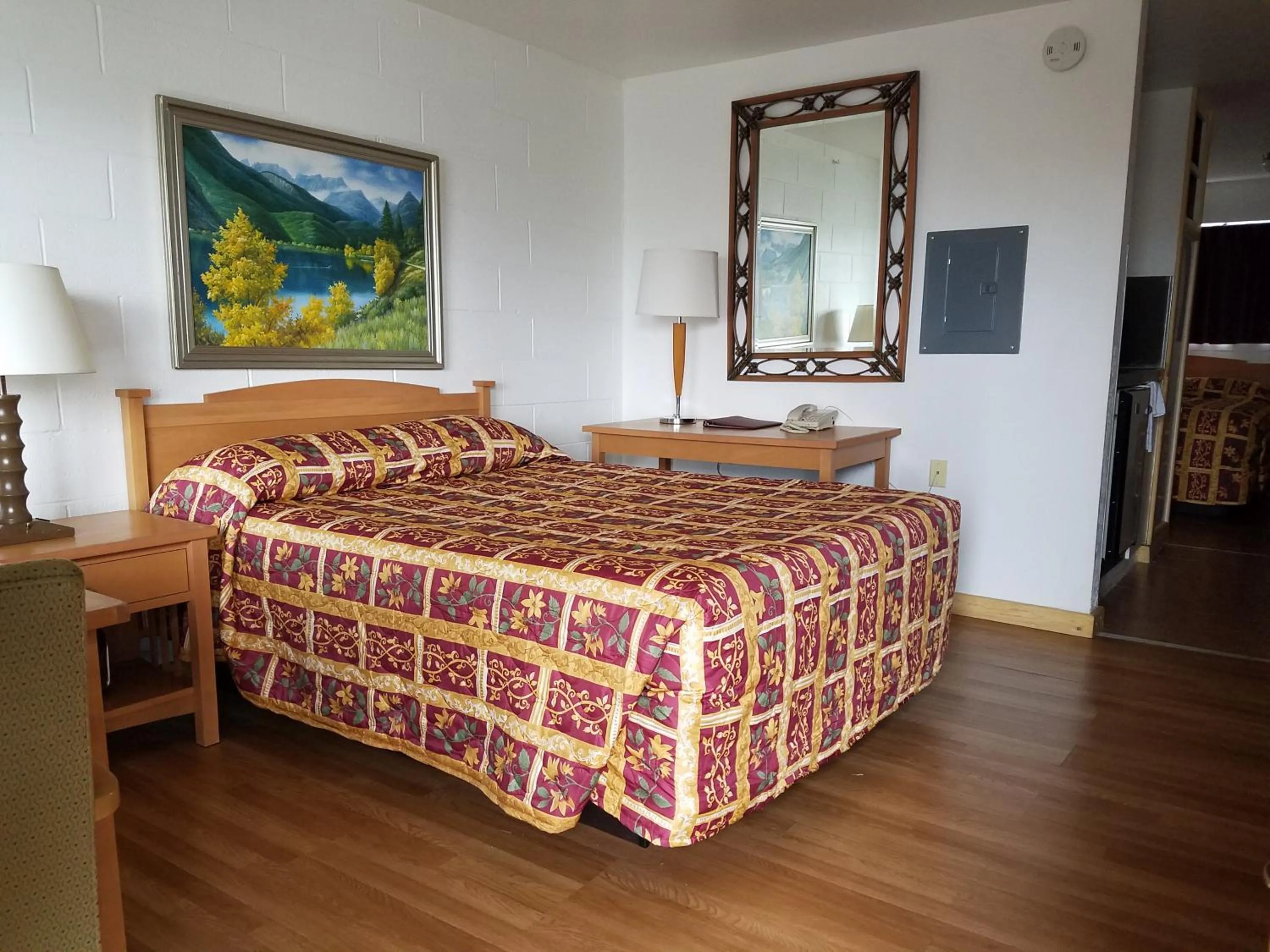 Bedroom, Bed in San Juan Motel