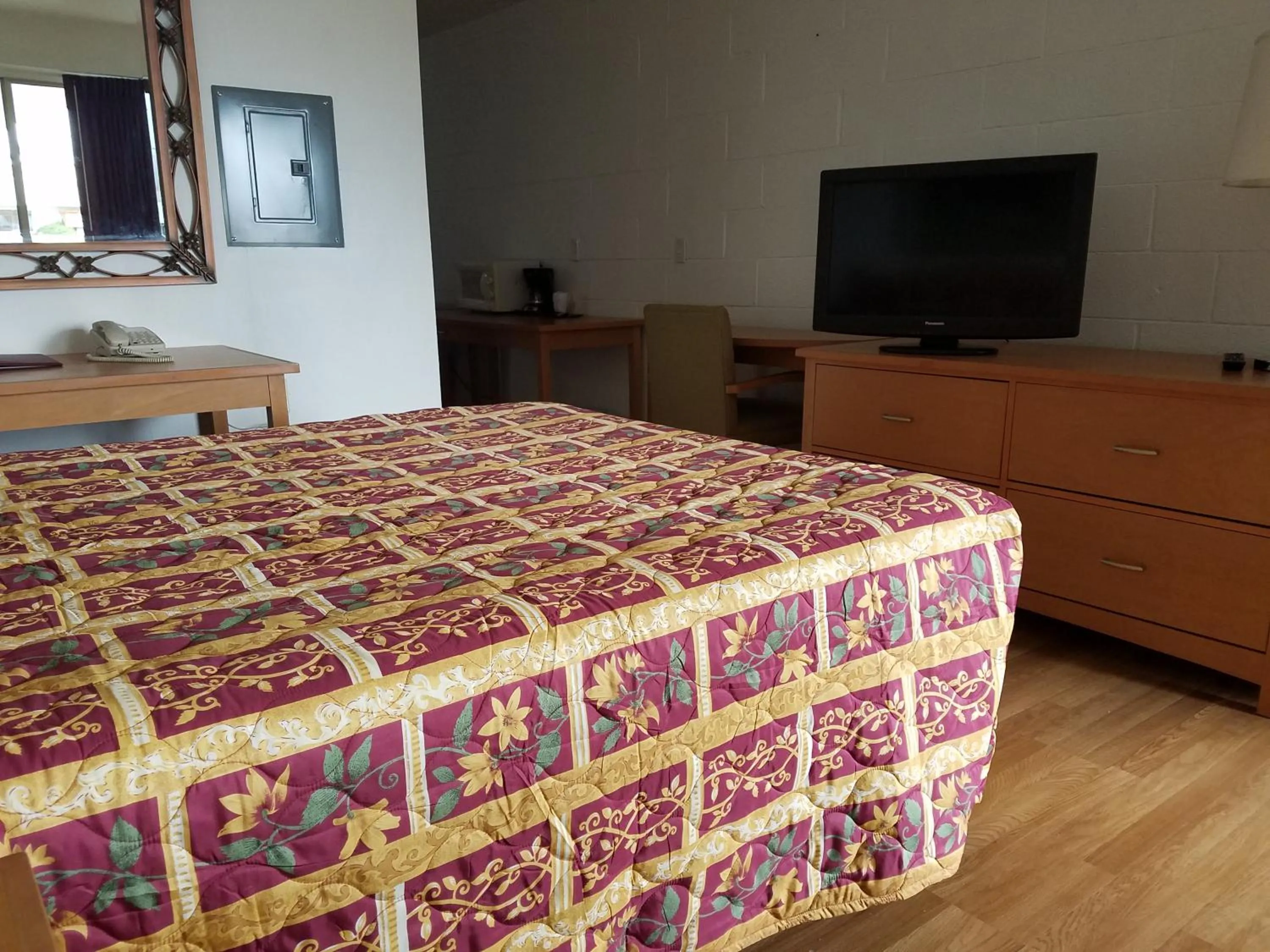 Bedroom, Bed in San Juan Motel