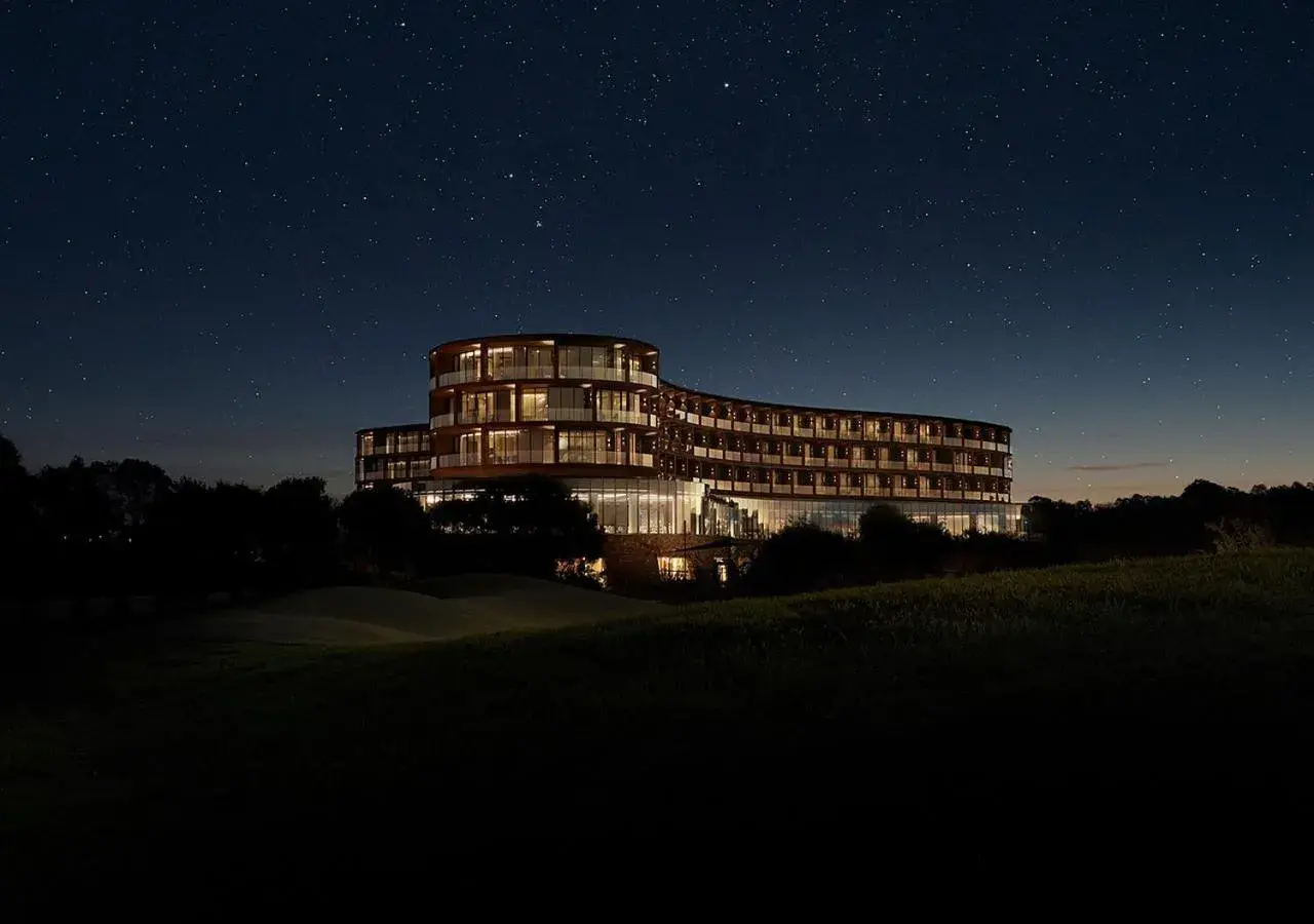 Facade/entrance in RACV Cape Schanck Resort Facade/entrance in RACV Cape Schanck Resort