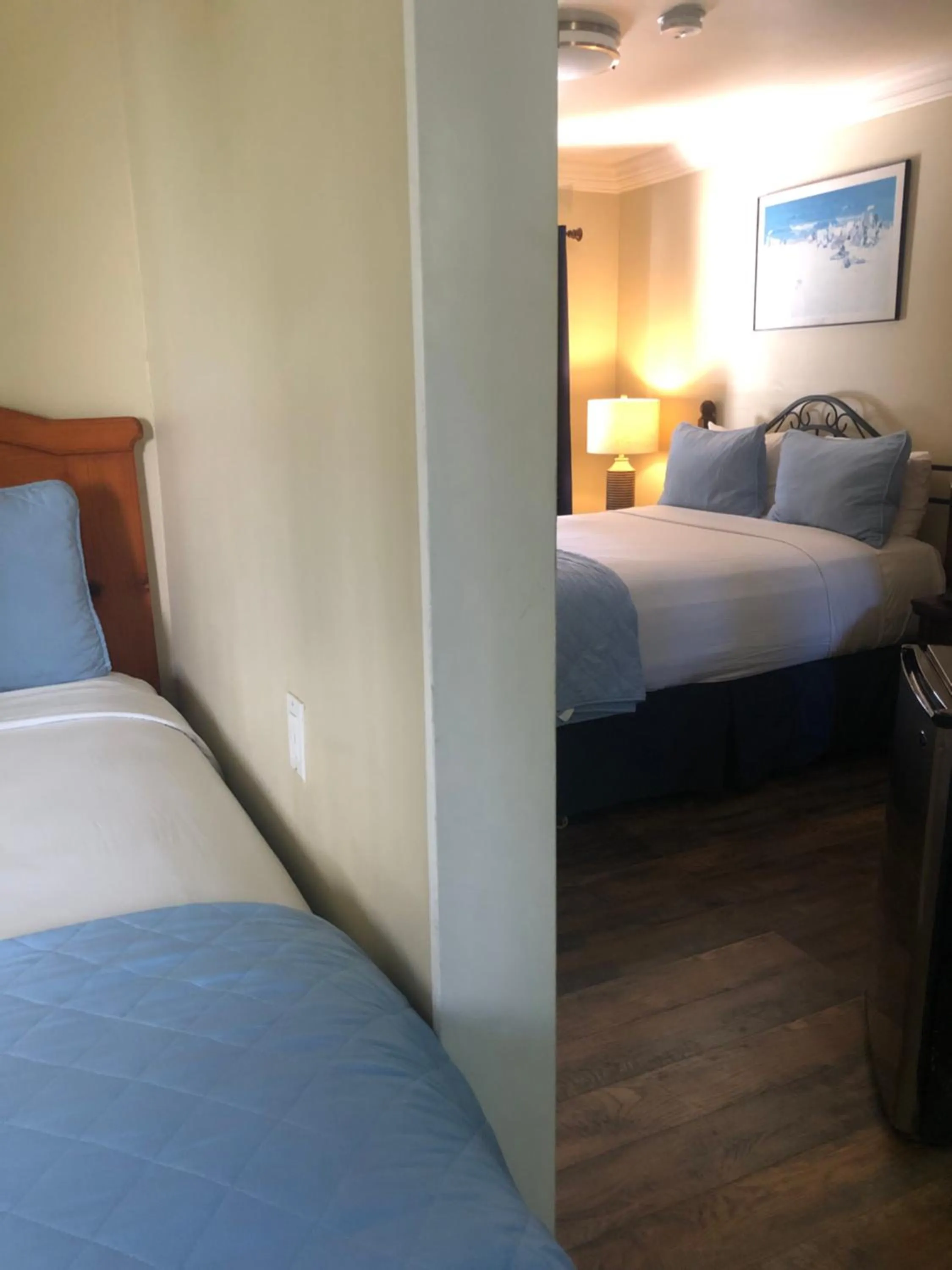 Bed in Rest Haven Motel