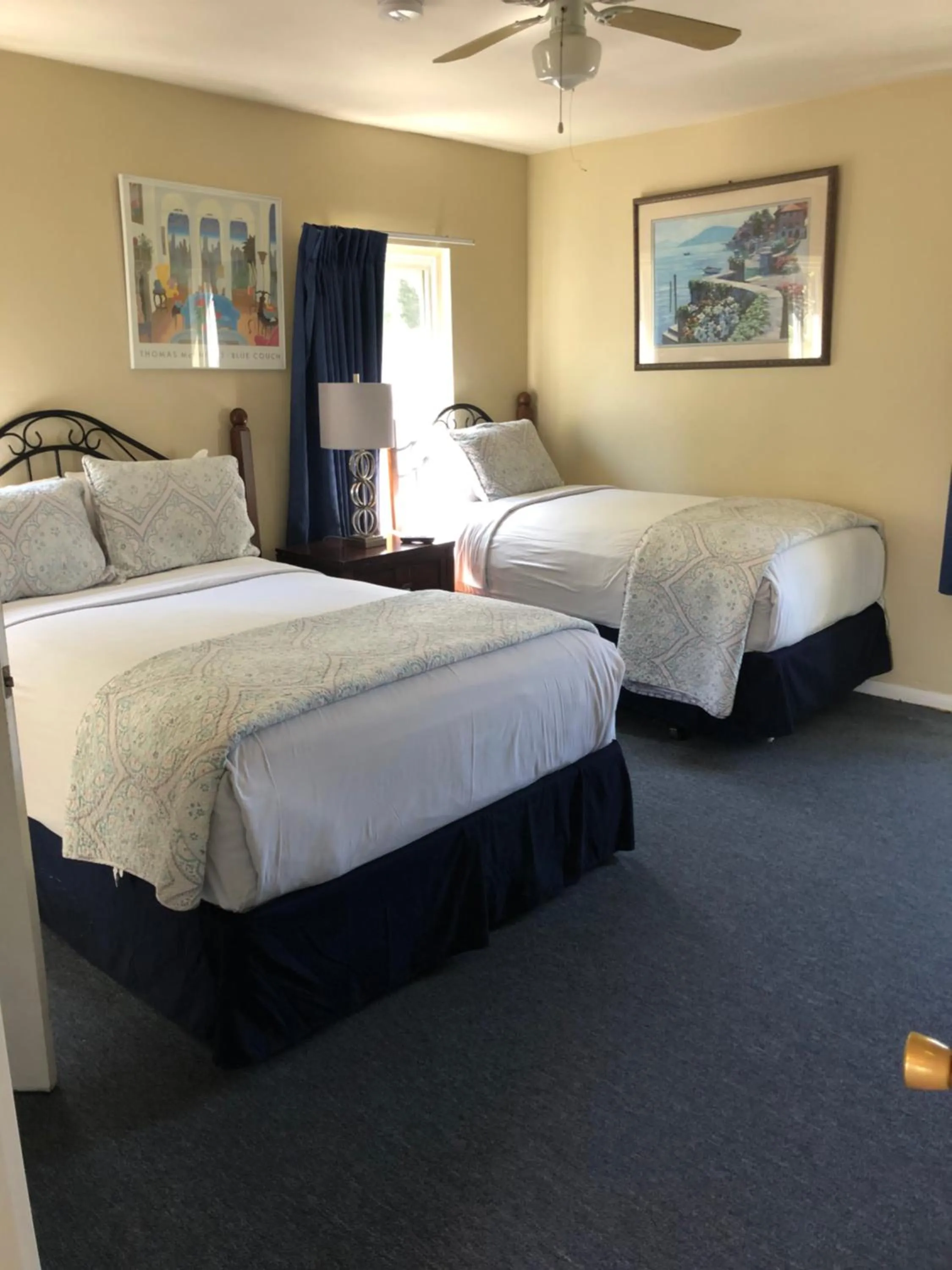 Bed in Rest Haven Motel