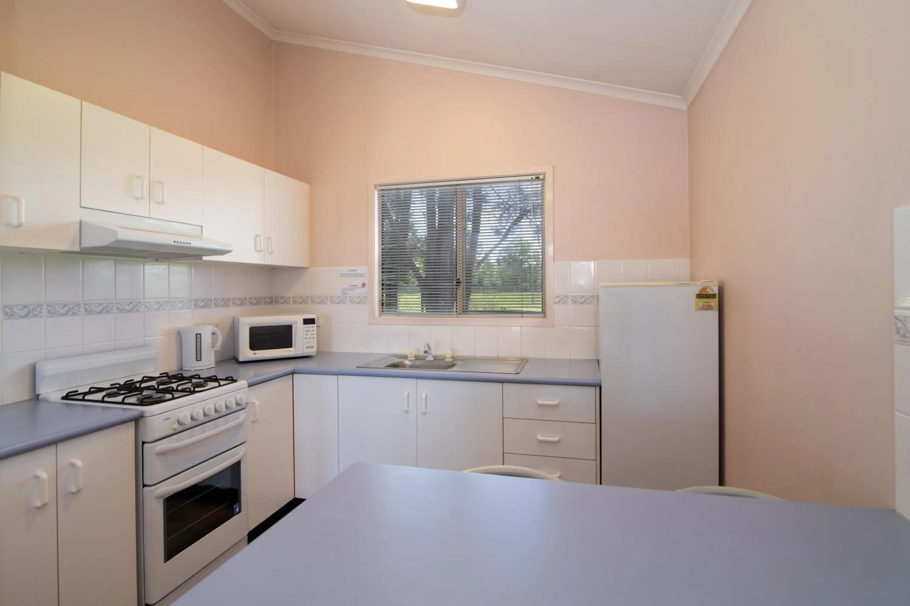 Kitchen or kitchenette in Nepean Shores by Gateway Lifestyle Holiday Parks