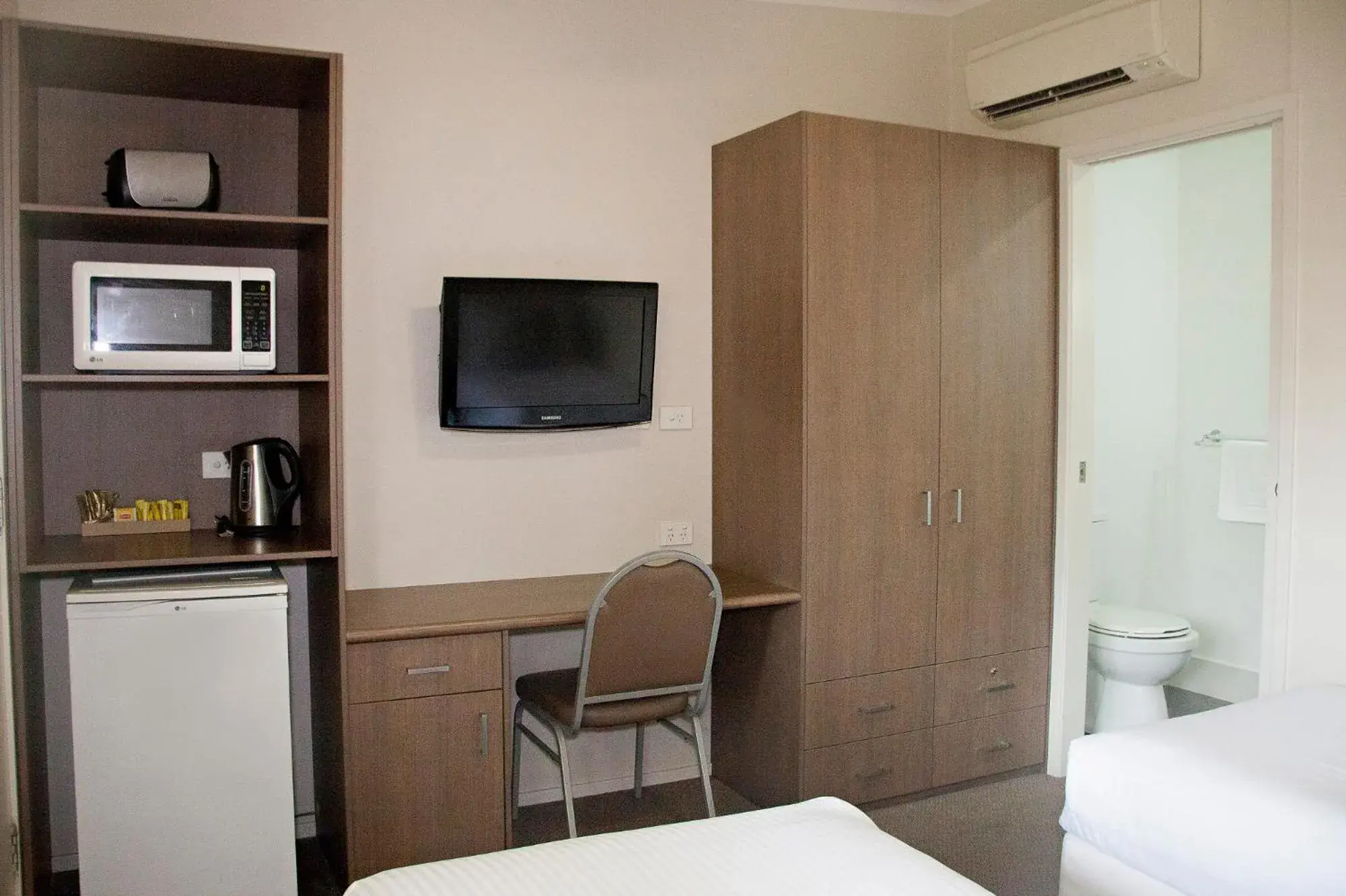 Modern Twin Studio in Nepean Shores by Gateway Lifestyle Holiday Parks Modern Twin Studio in Nepean Shores by Gateway Lifestyle Holiday Parks