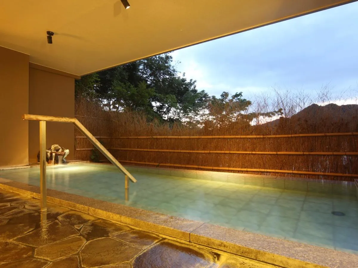 Hot Spring Bath in Kameya Ean