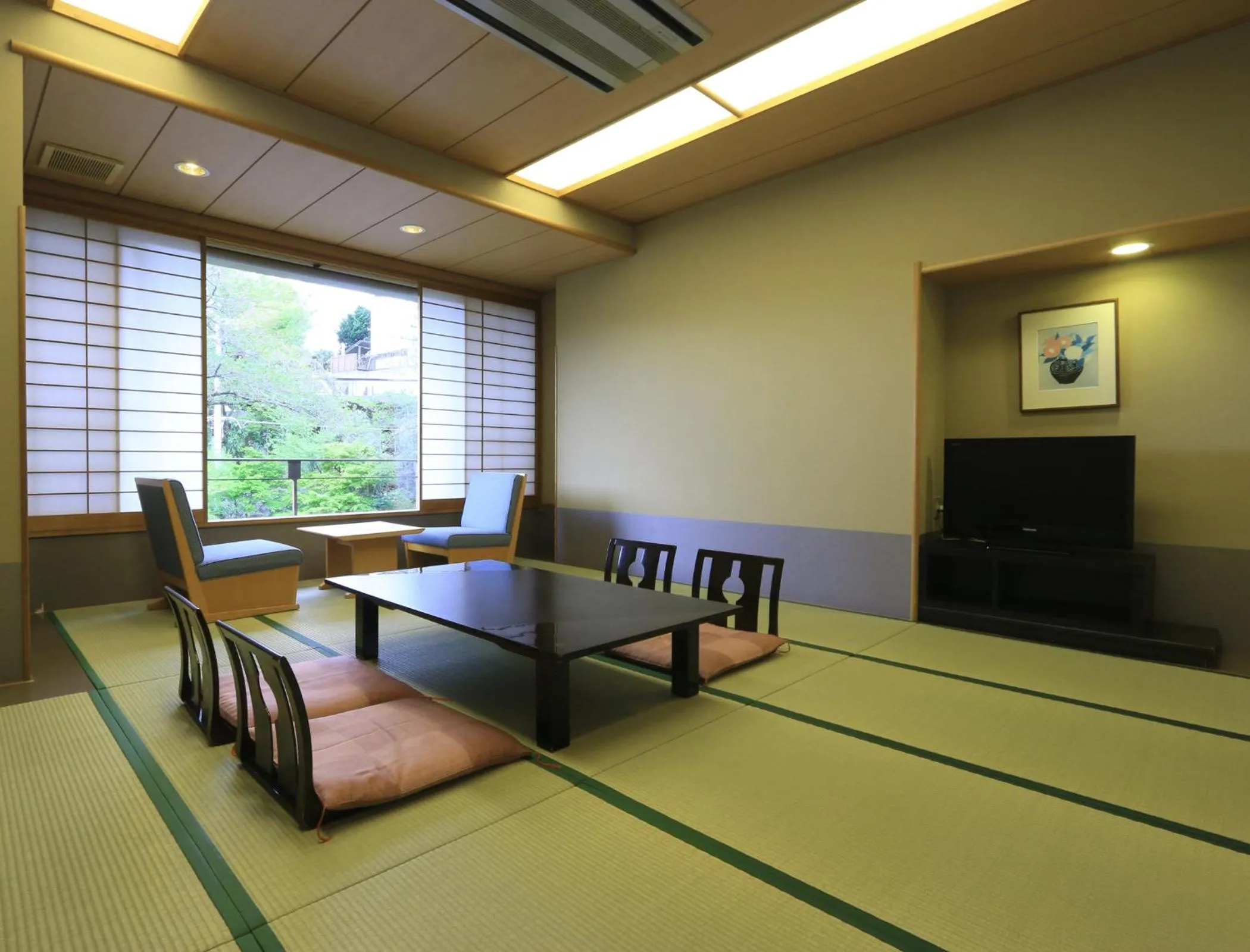 Photo of the whole room in Kameya Ean