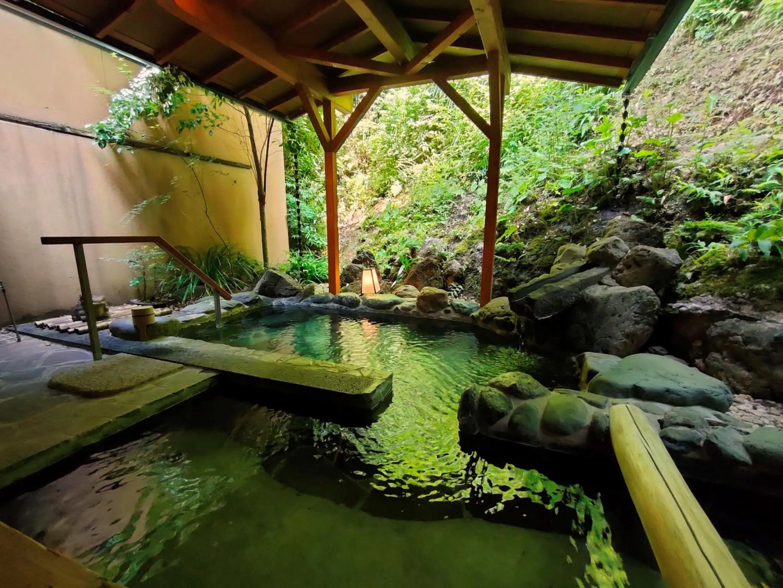 Open Air Bath in Kameya Ean