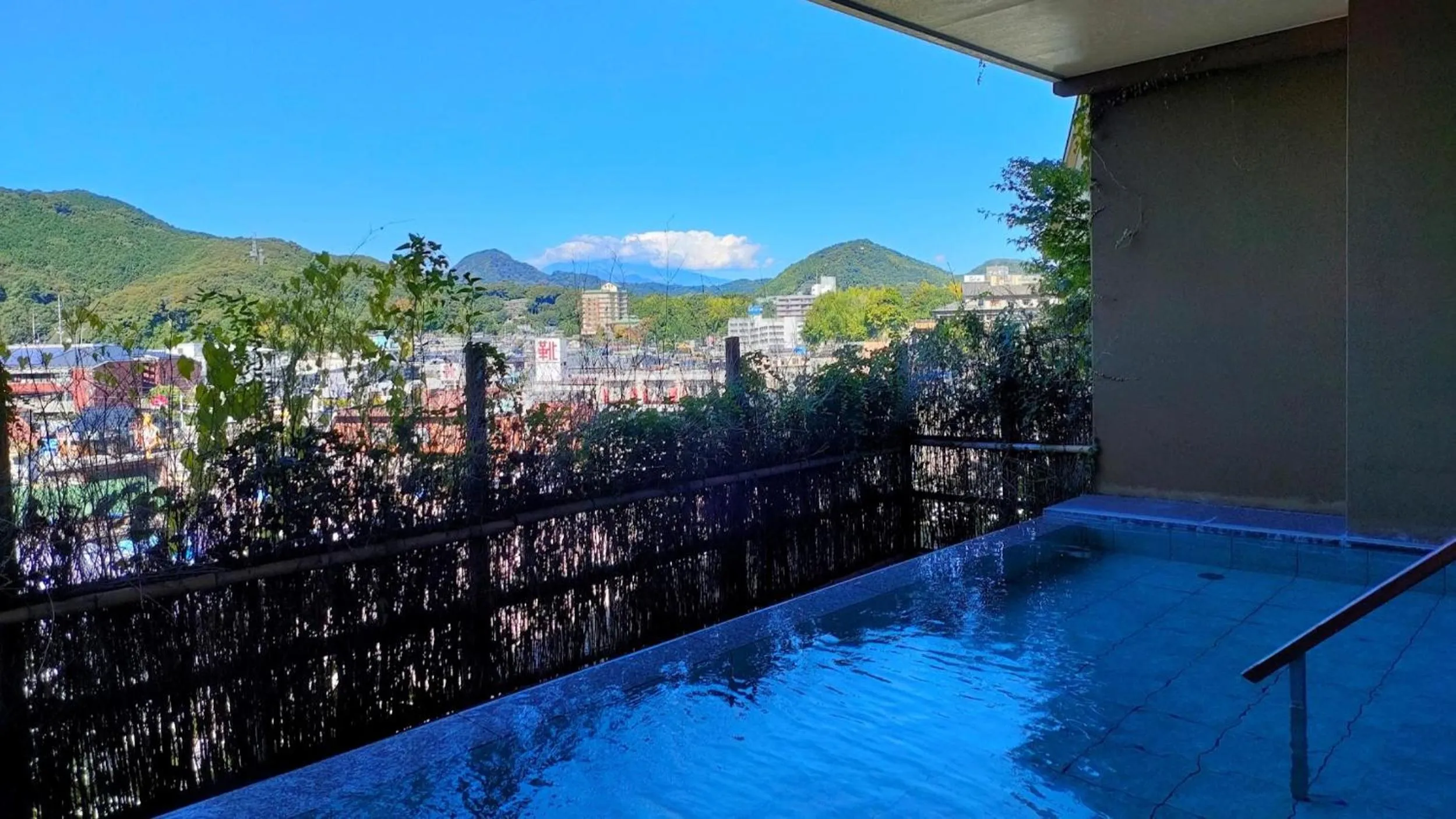 Open Air Bath in Kameya Ean