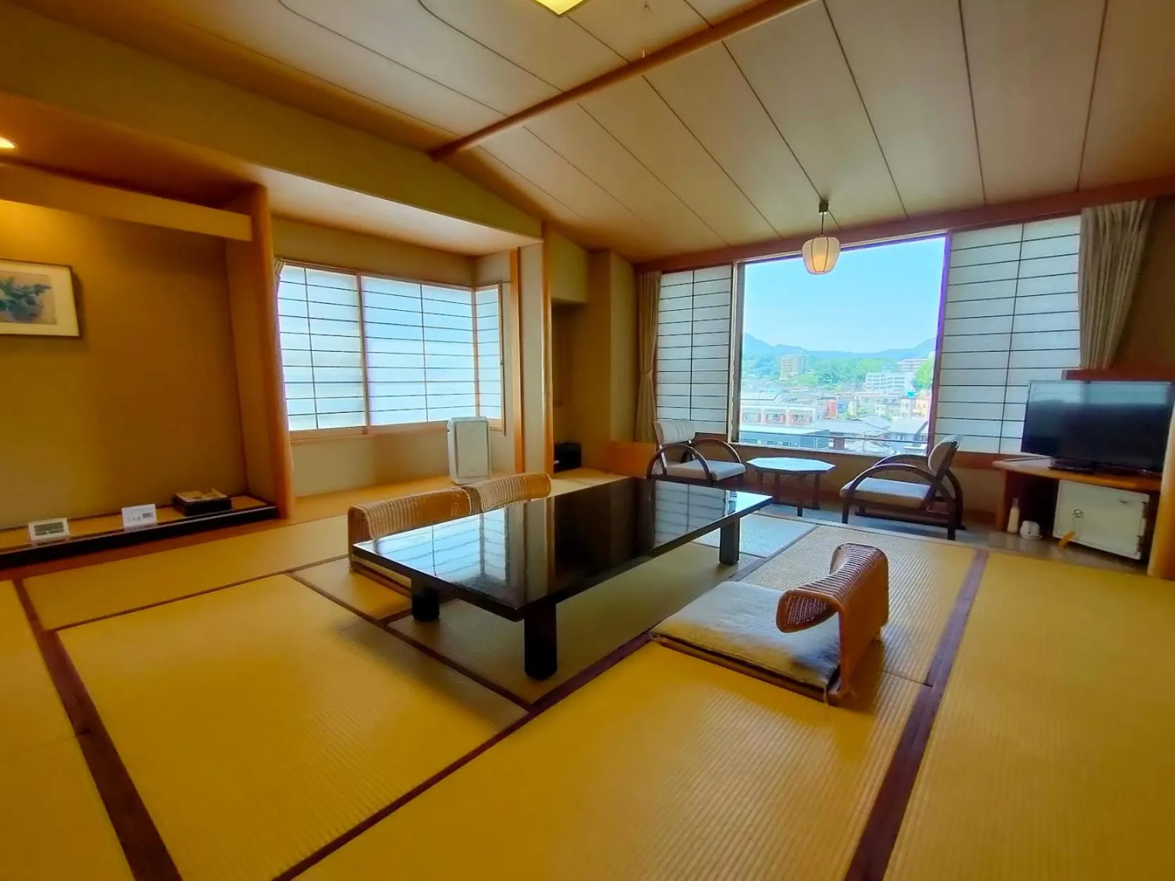 Photo of the whole room in Kameya Ean