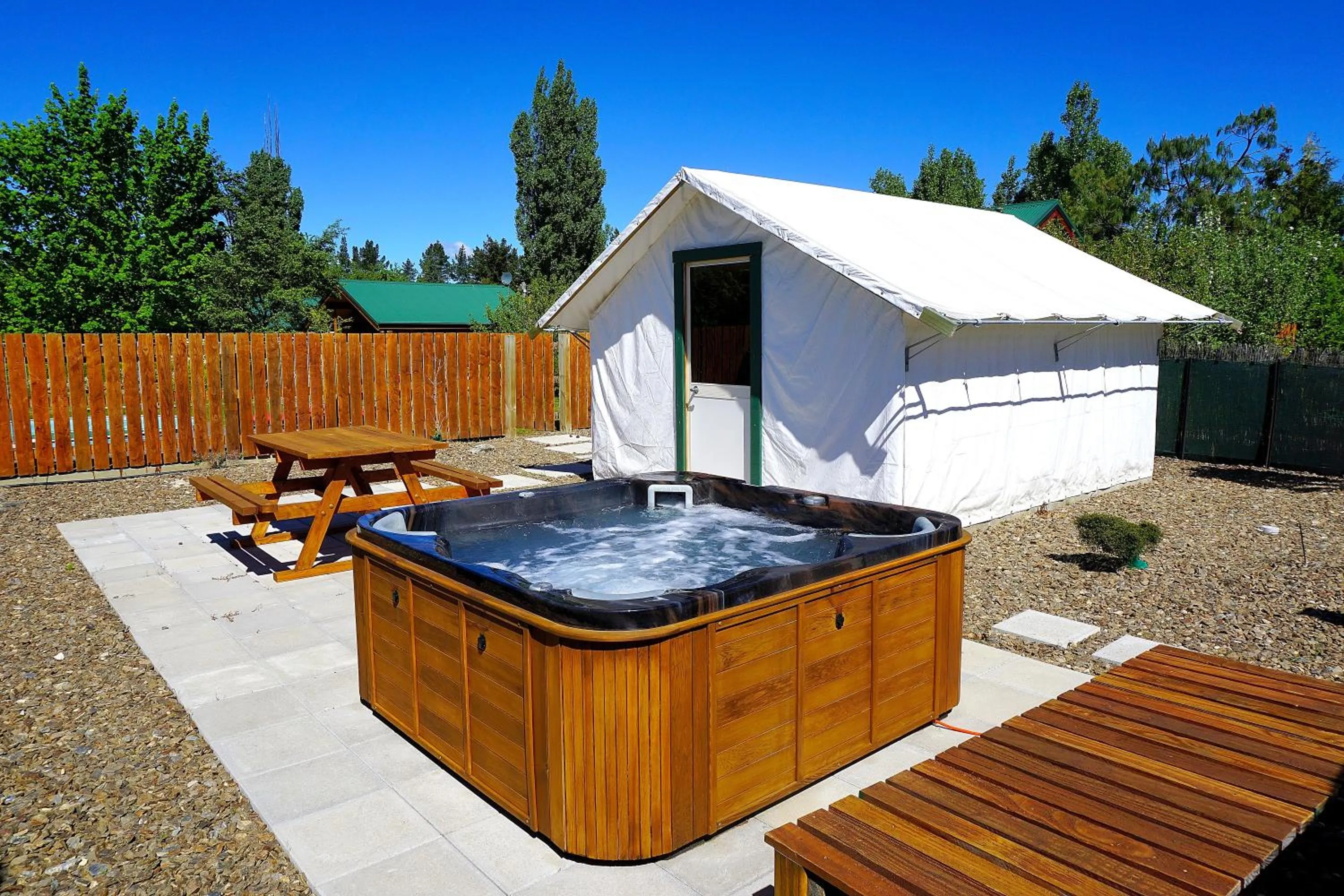 Hot Tub in Central Chalets Ltd