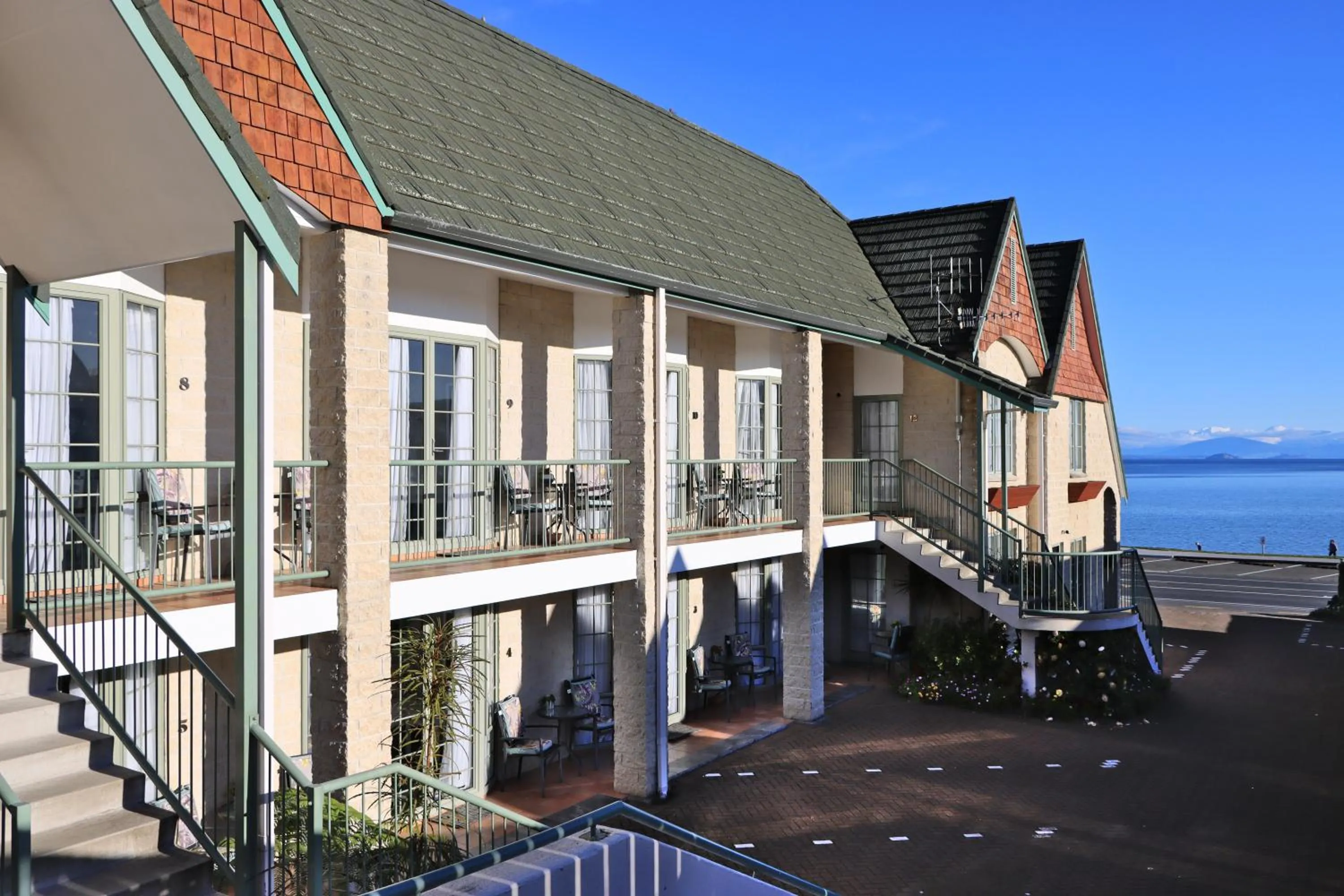 Property building in Colonial Lodge Motel