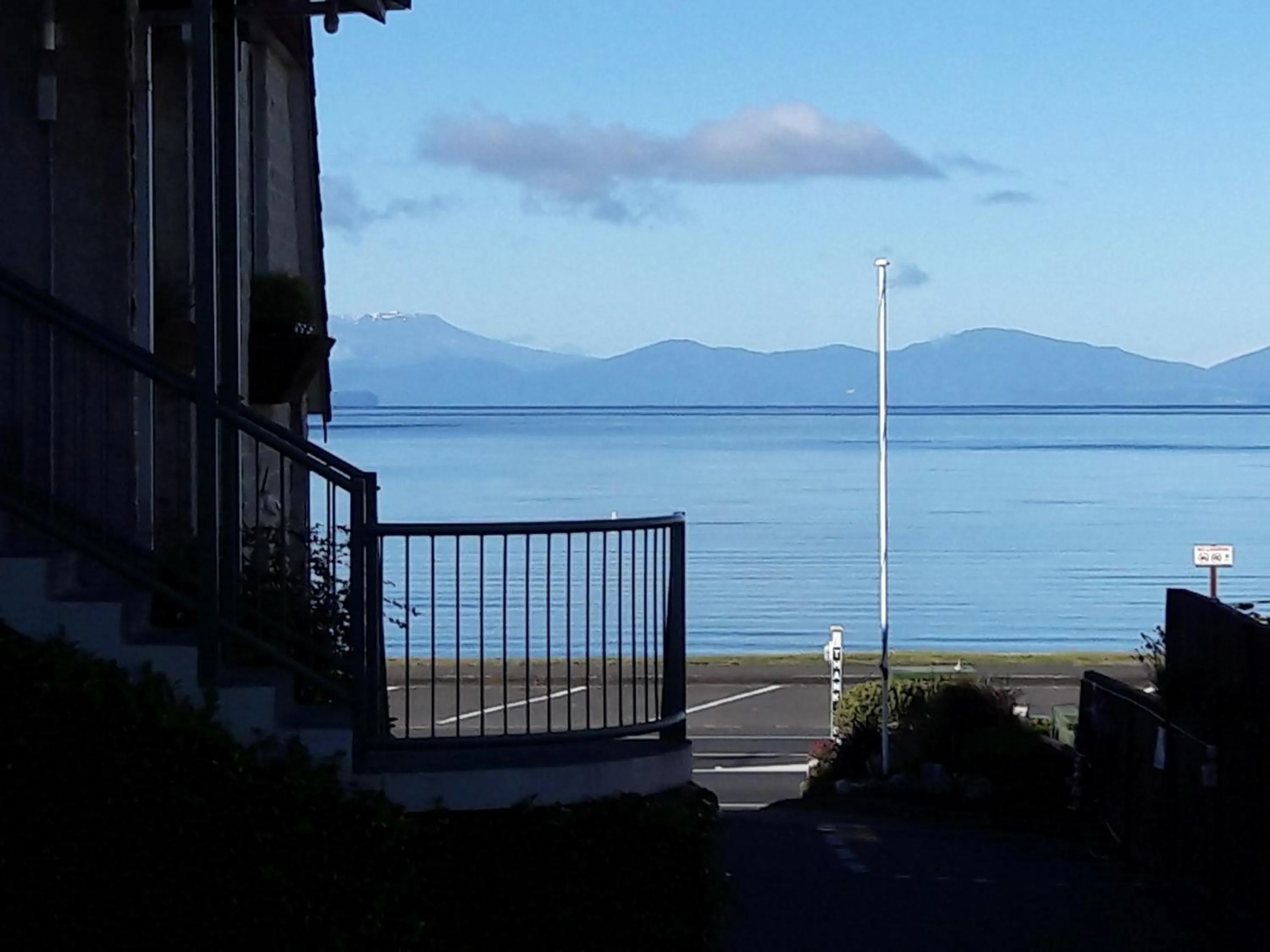 Colonial Lodge Motel