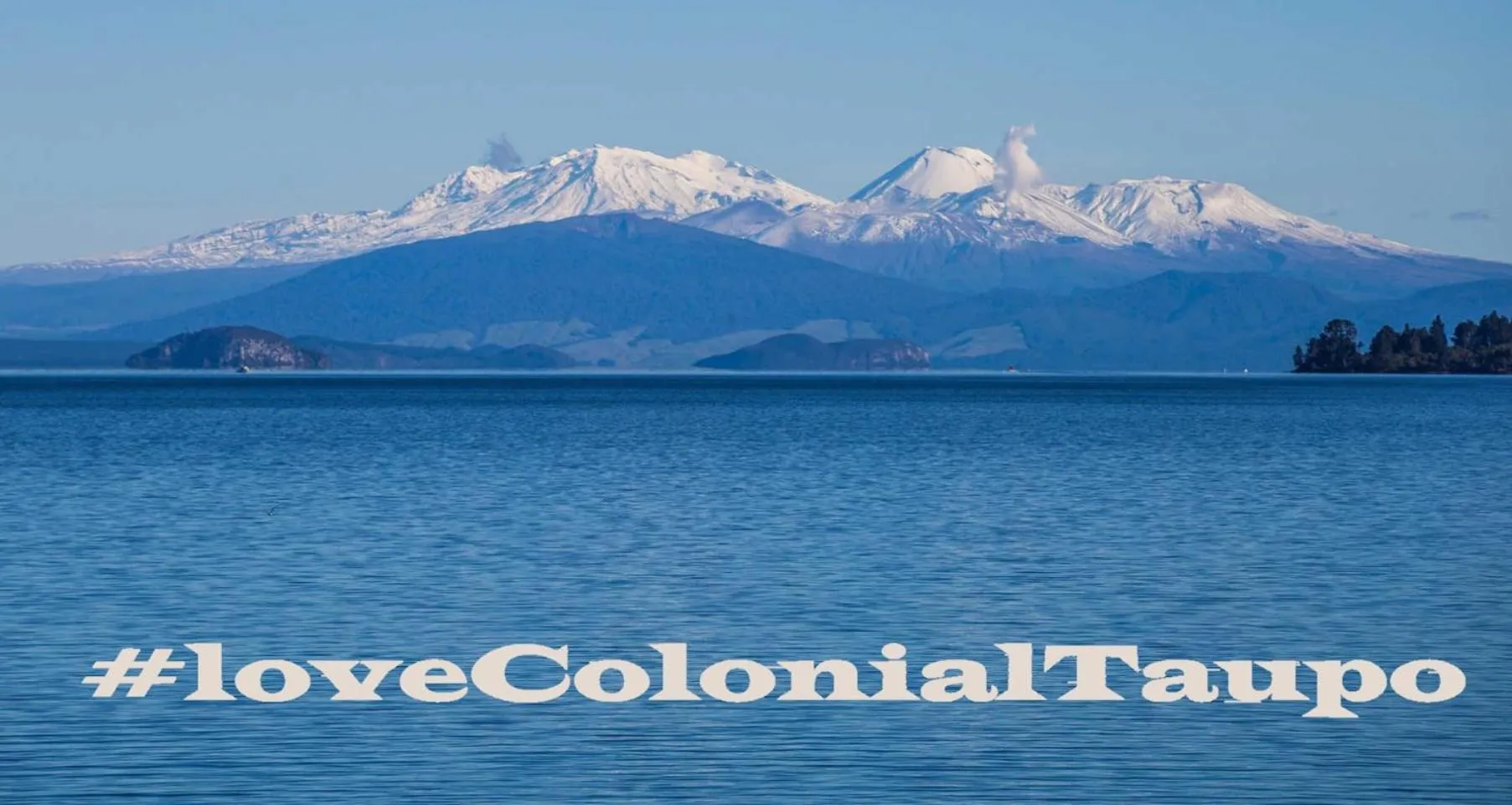 Mountain view in Colonial Lodge Motel