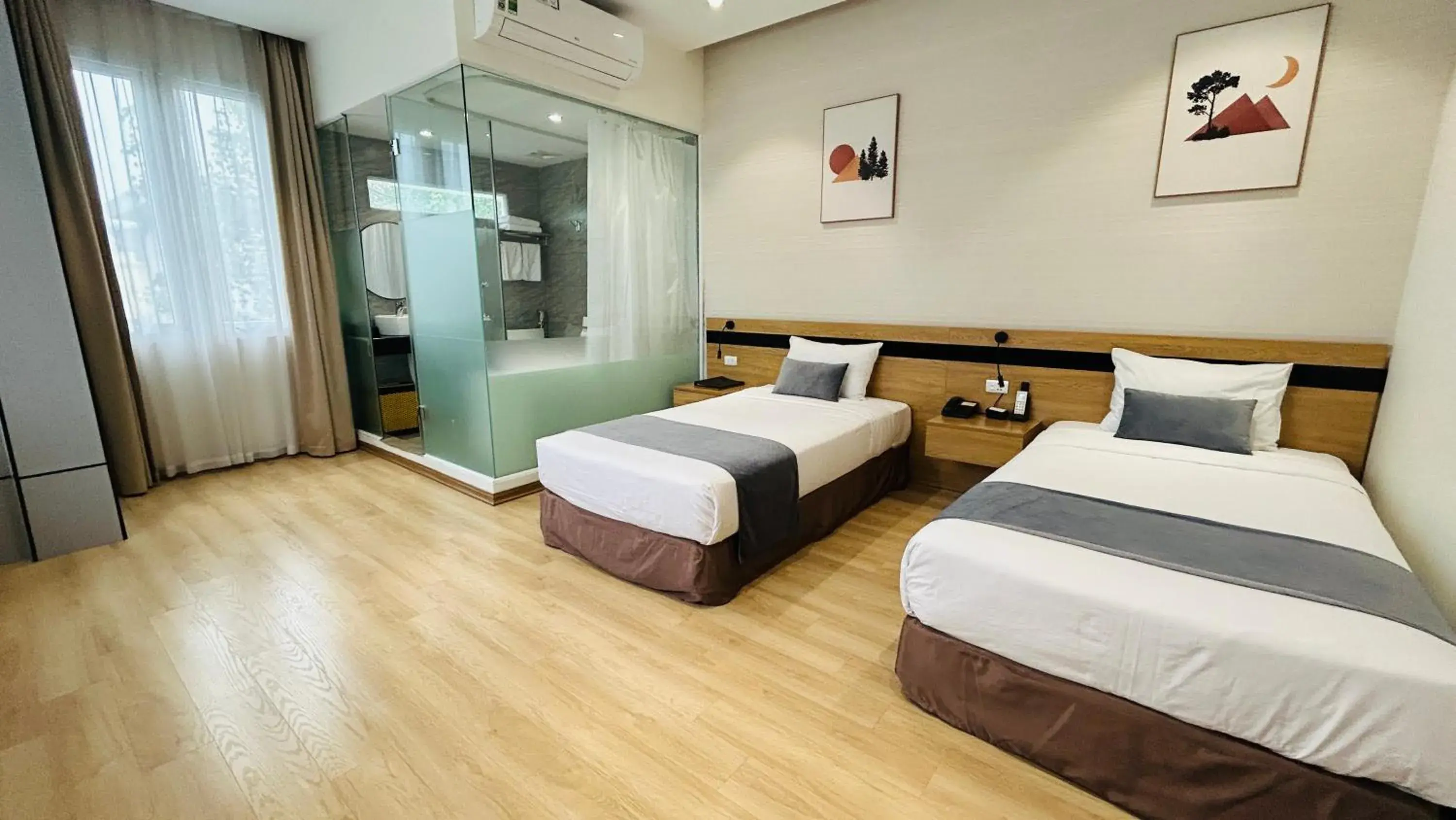 Twin Room with City View in Mango Hotel - Ha Noi Railway station Twin Room with City View in Mango Hotel - Ha Noi Railway station