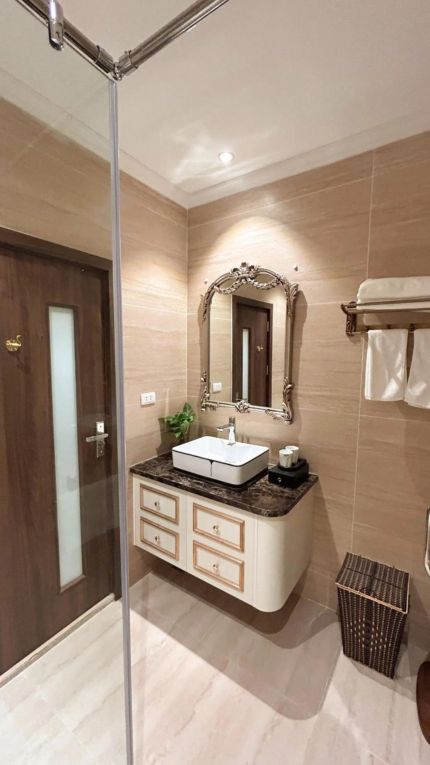 Mango Hotel - Ha Noi Railway station