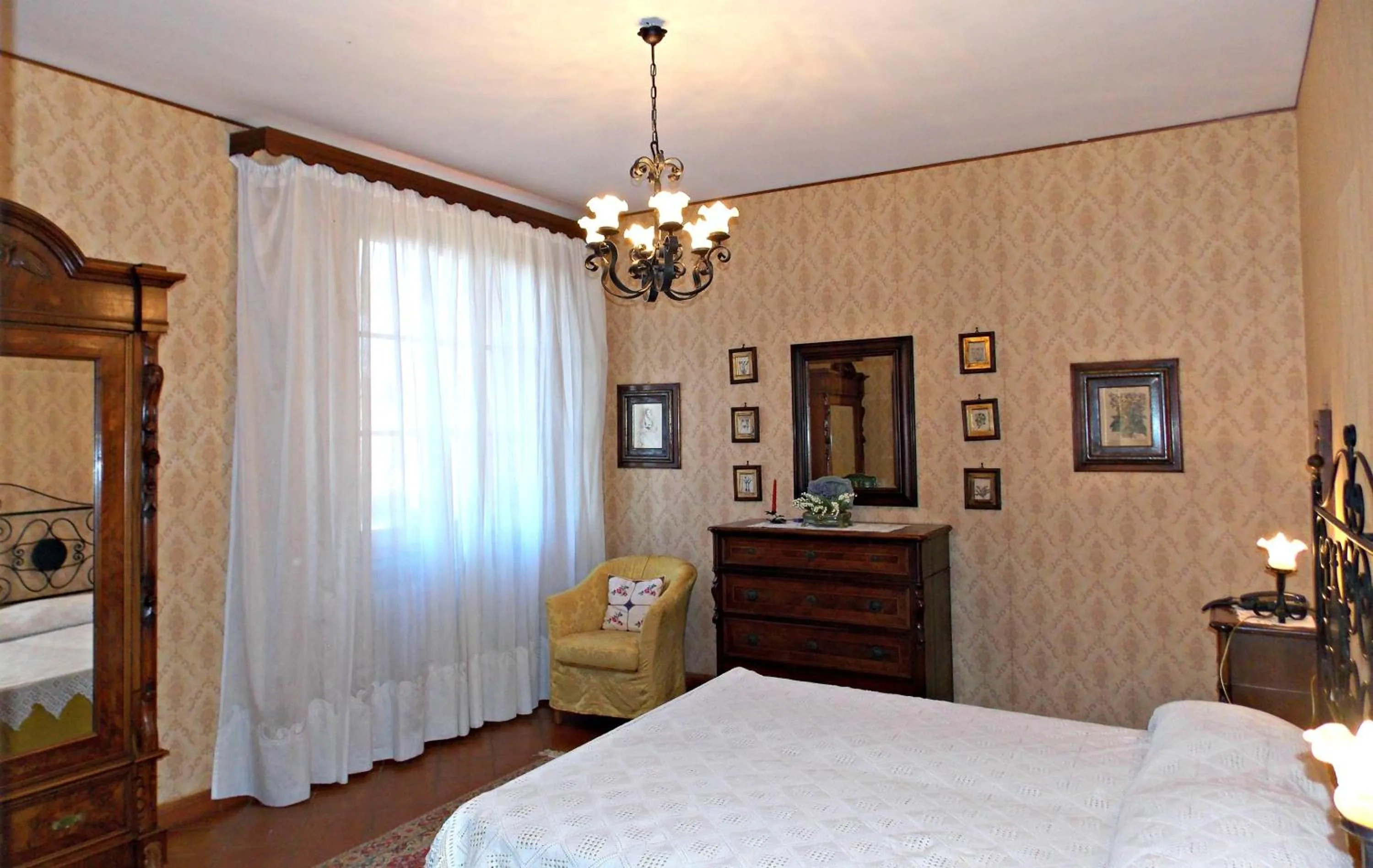 Bedroom, Bed in Villa Cristina