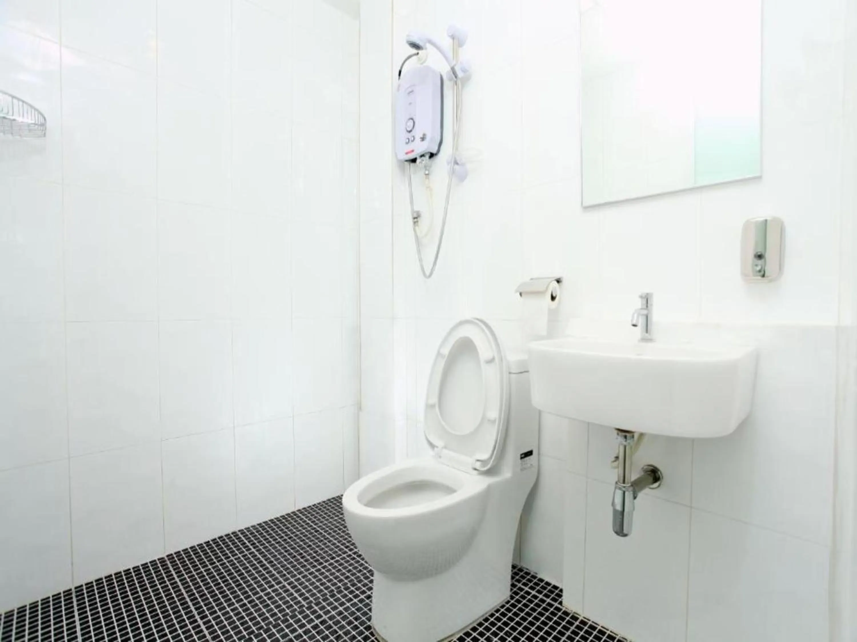 Bathroom in Hotel O Crossroads Hotel