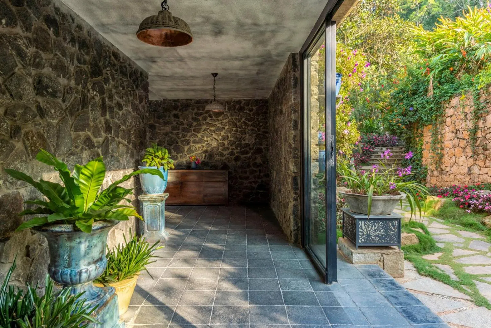 Property building in Elakai