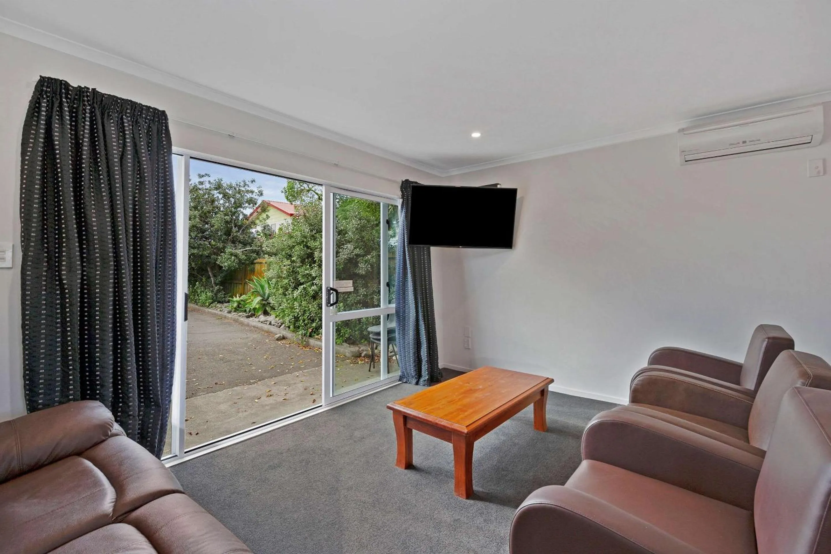 Photo of the whole room in Comfort Inn Westshore Beach