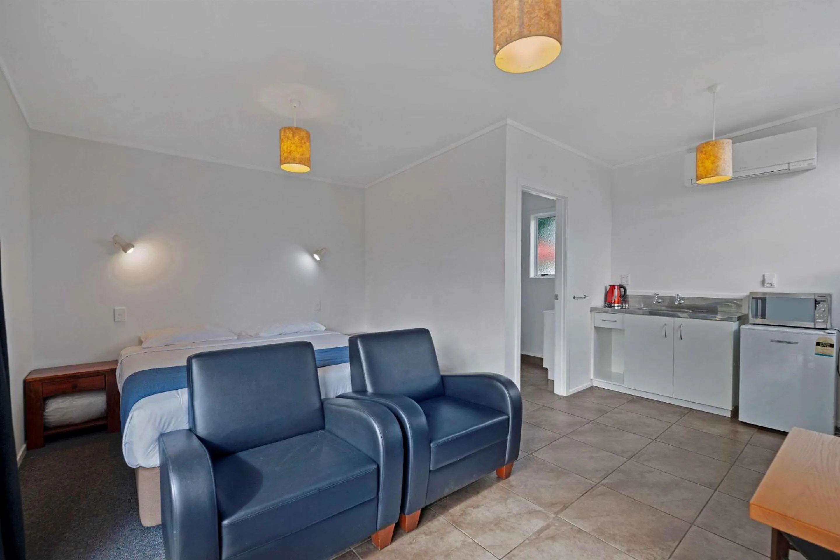 Photo of the whole room in Comfort Inn Westshore Beach