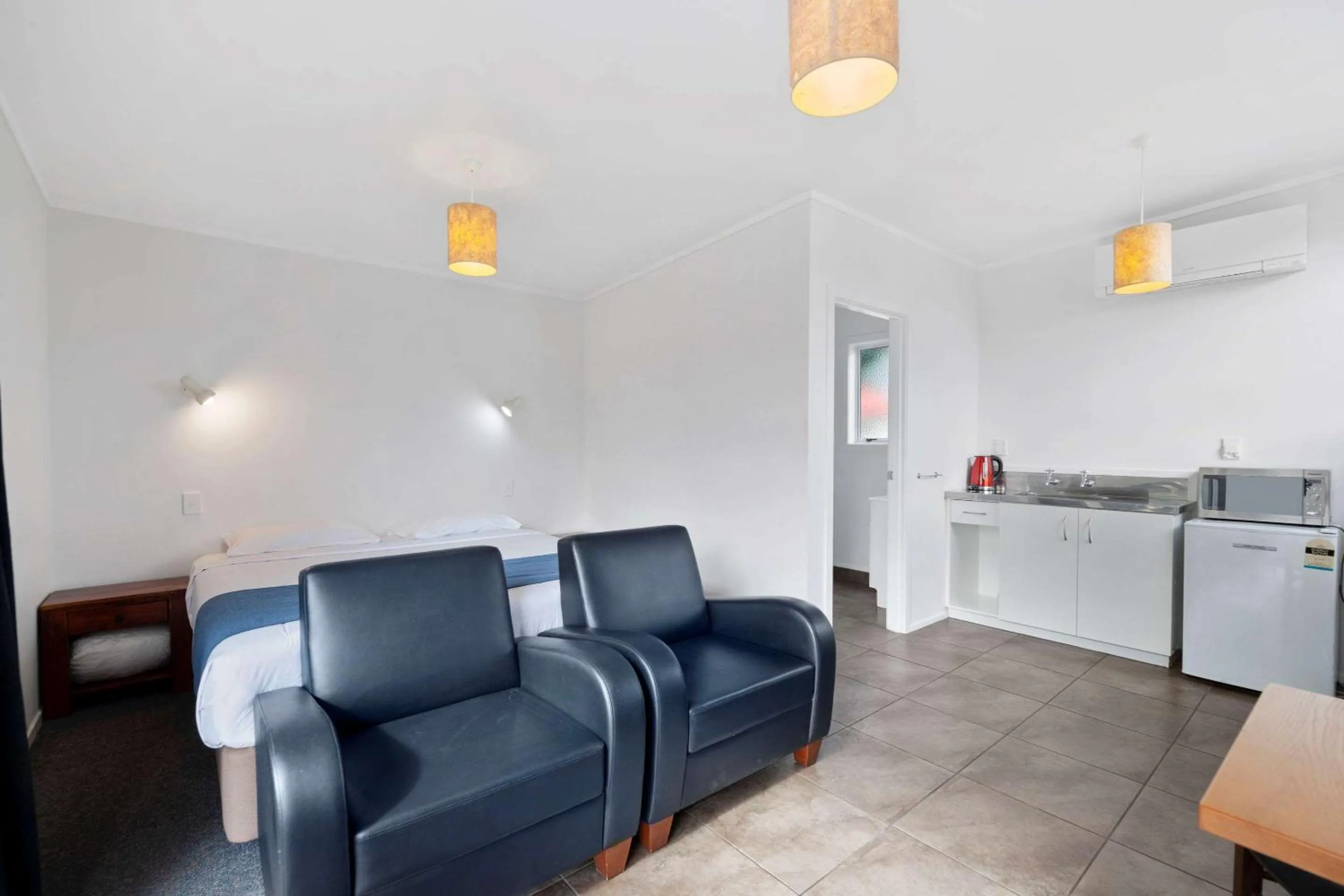 Photo of the whole room in Comfort Inn Westshore Beach