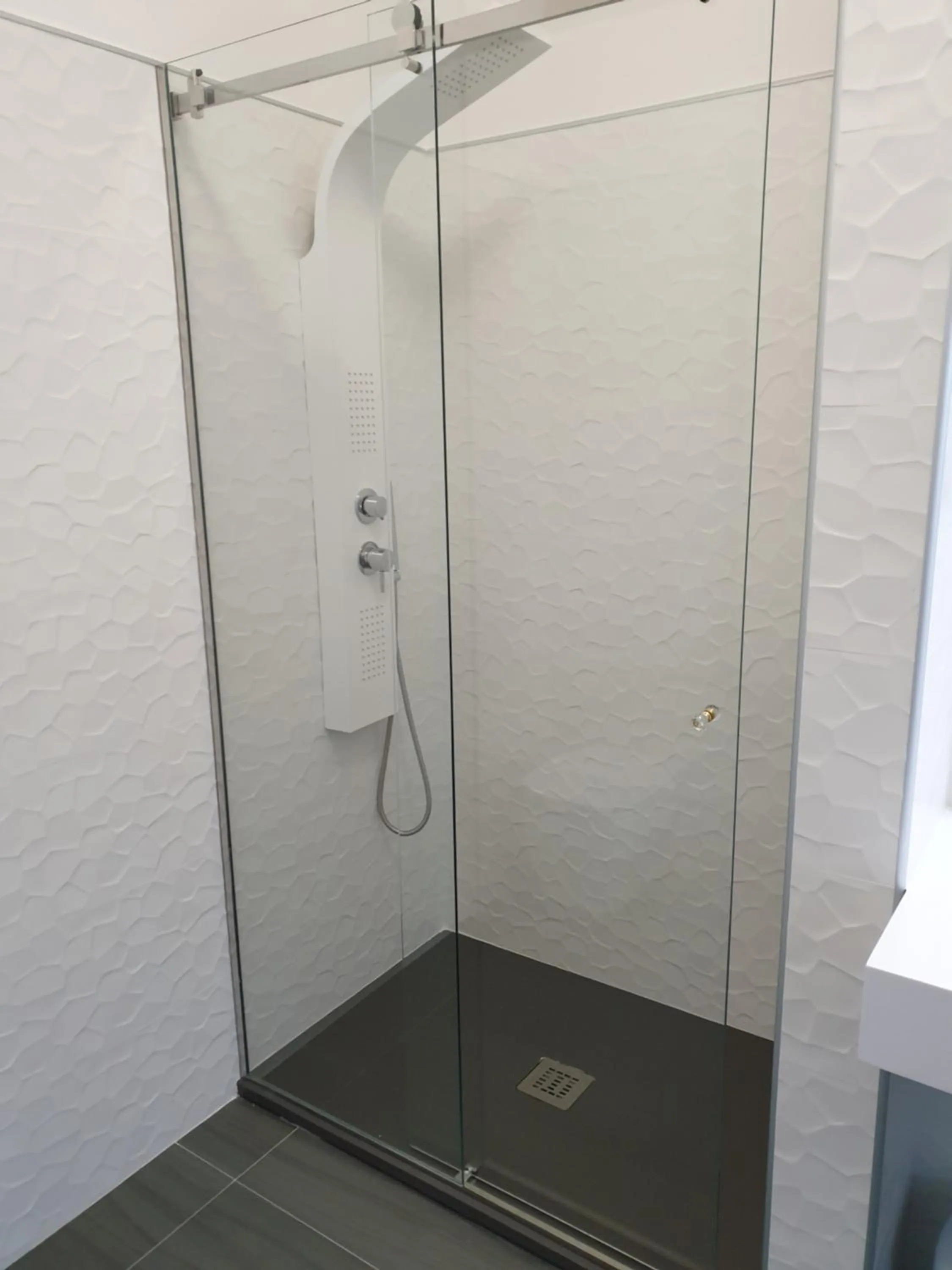 Shower in Pomodoro Bed