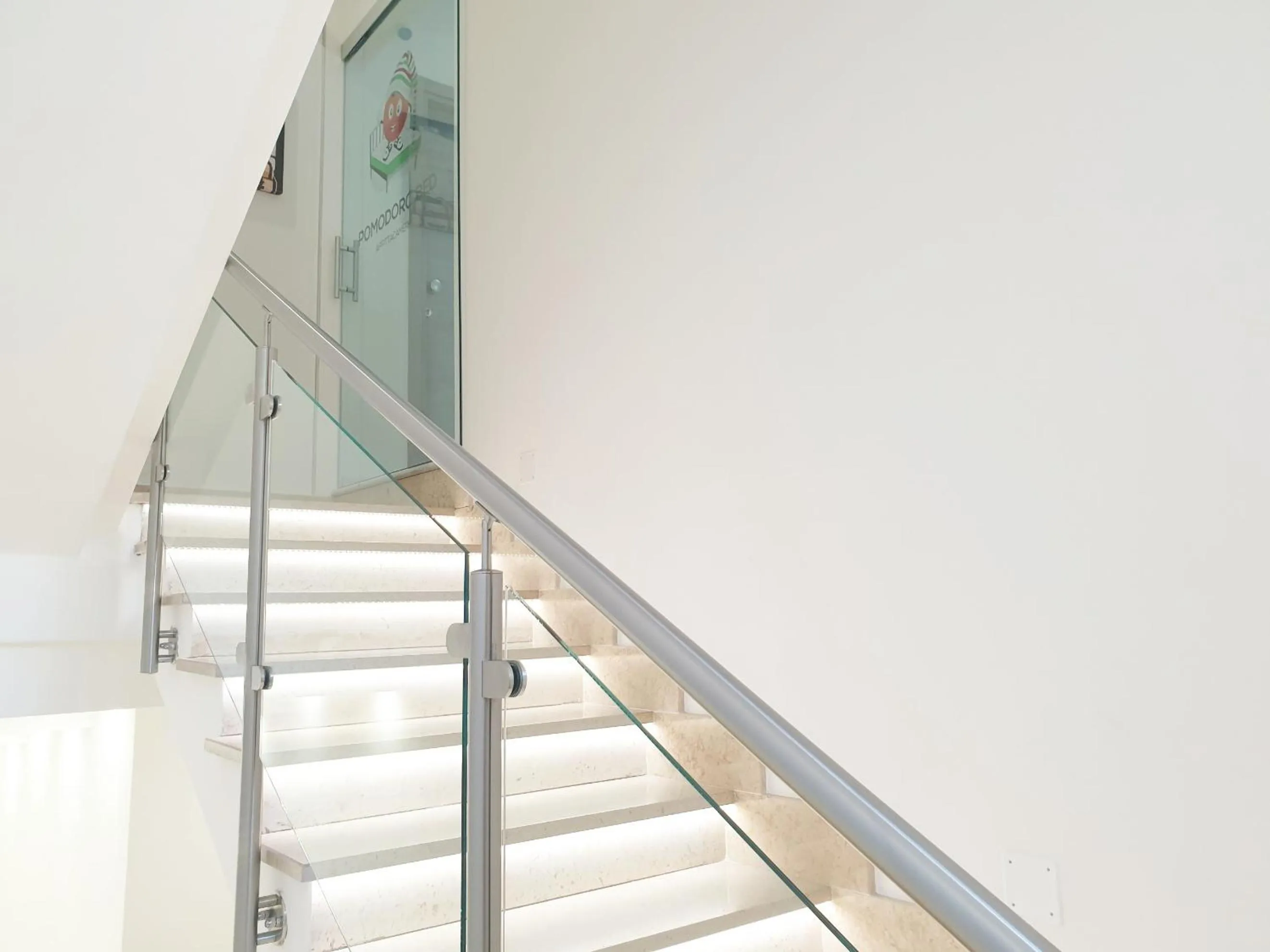 Communal lounge/ TV room in Pomodoro Bed