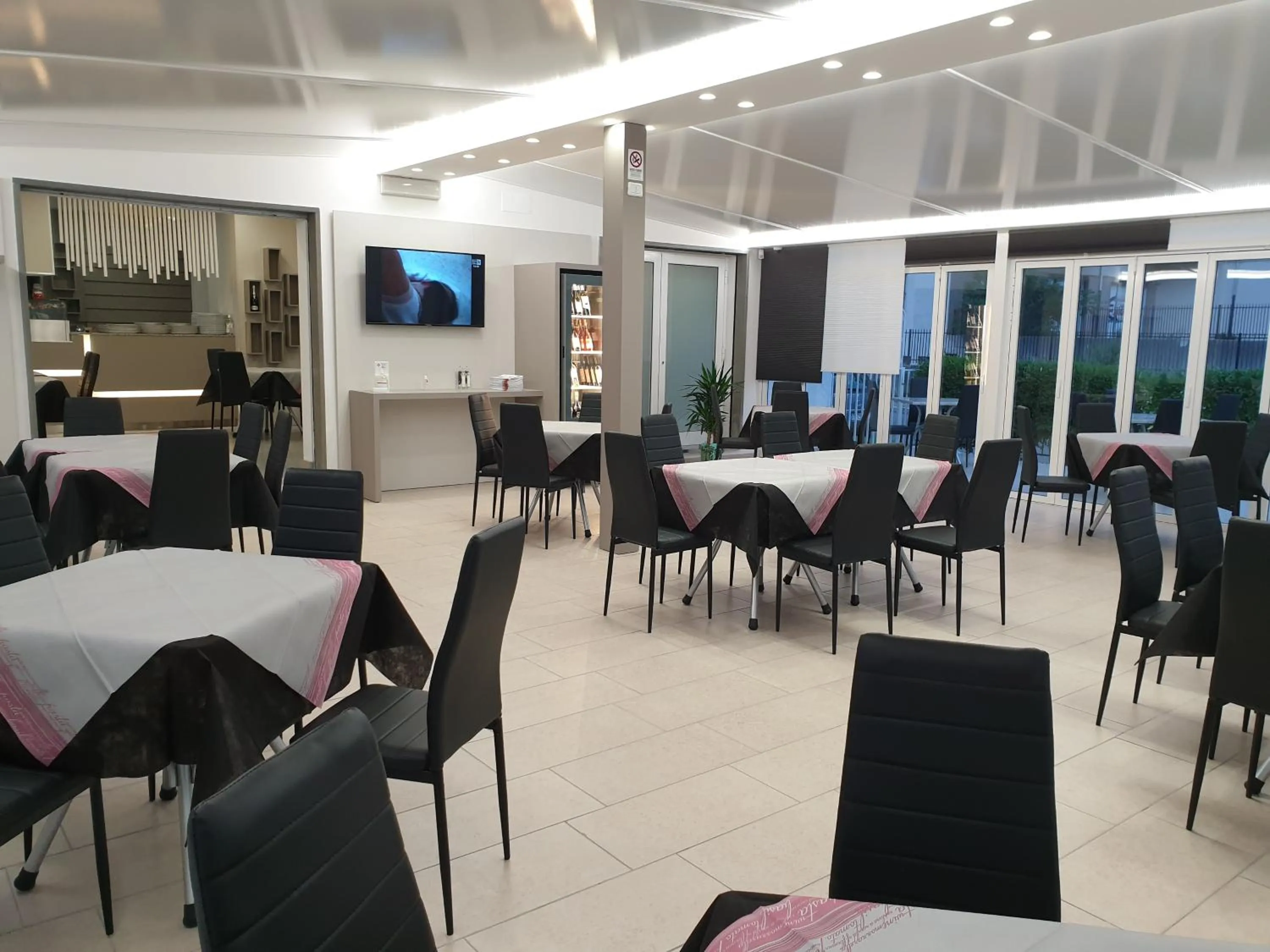 Restaurant/places to eat in Pomodoro Bed