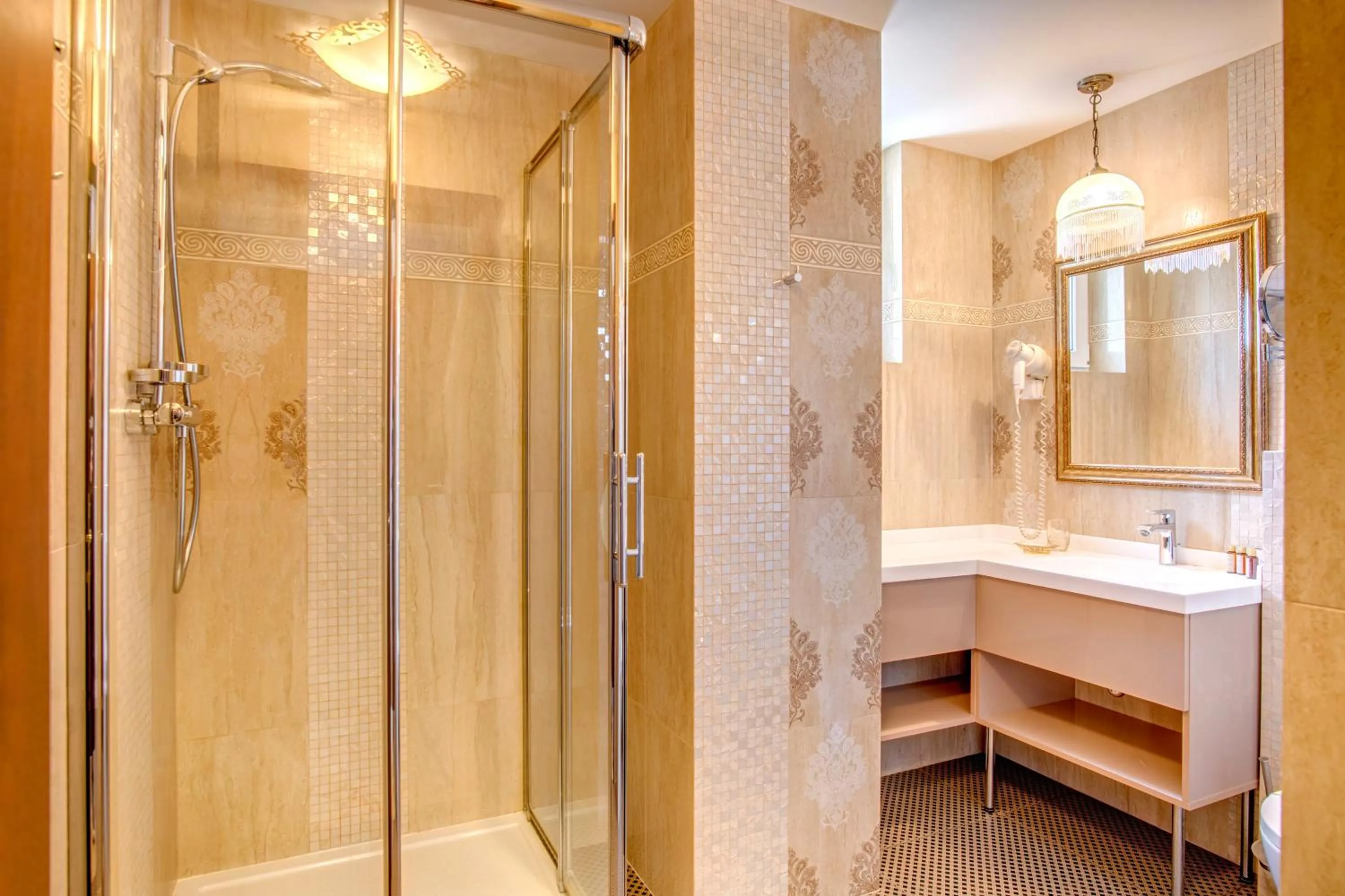 Bathroom in Simfonia Boutique Hotel